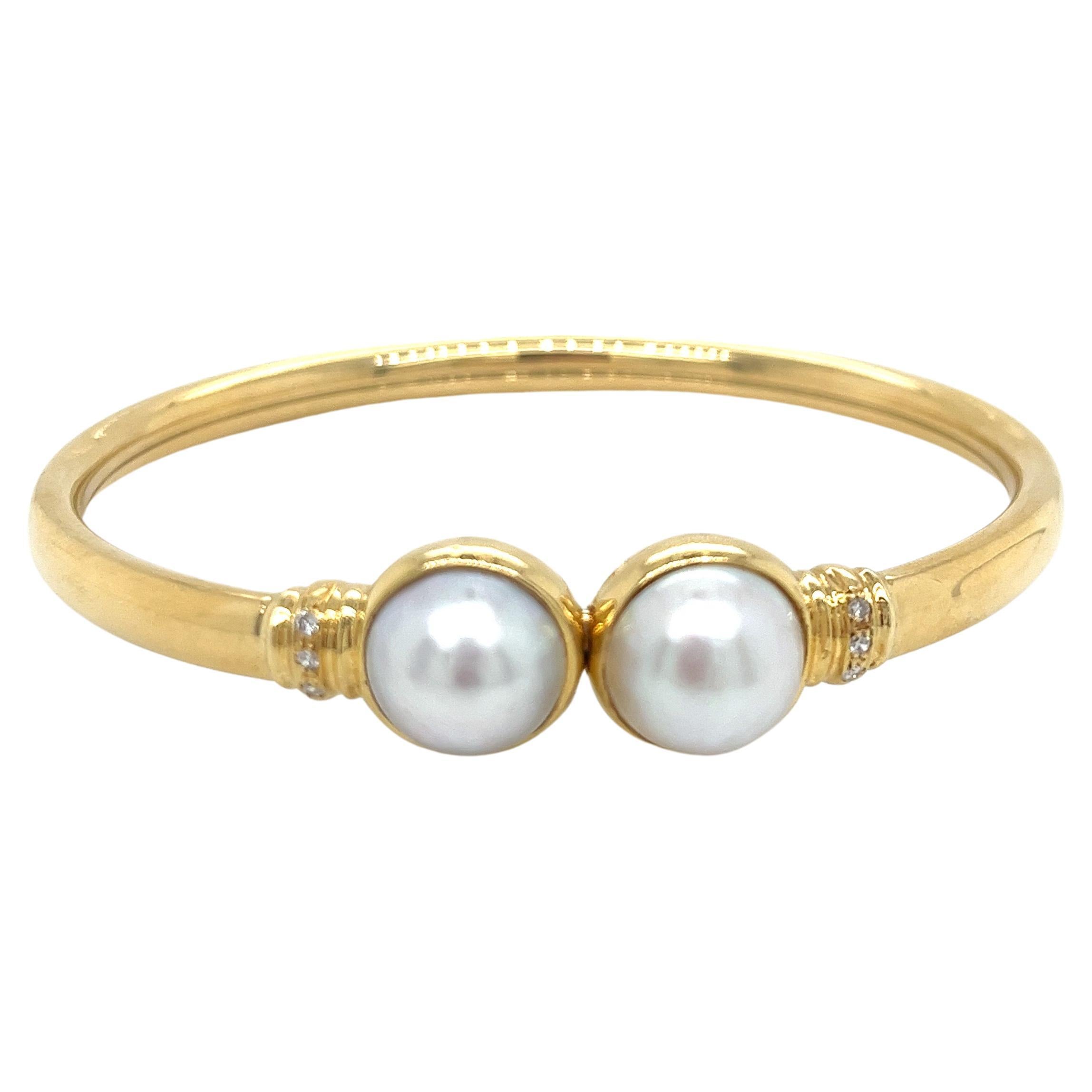 Vintage 18k Yellow Gold Mabe Pearl and Diamond Bangle Bracelet For Sale