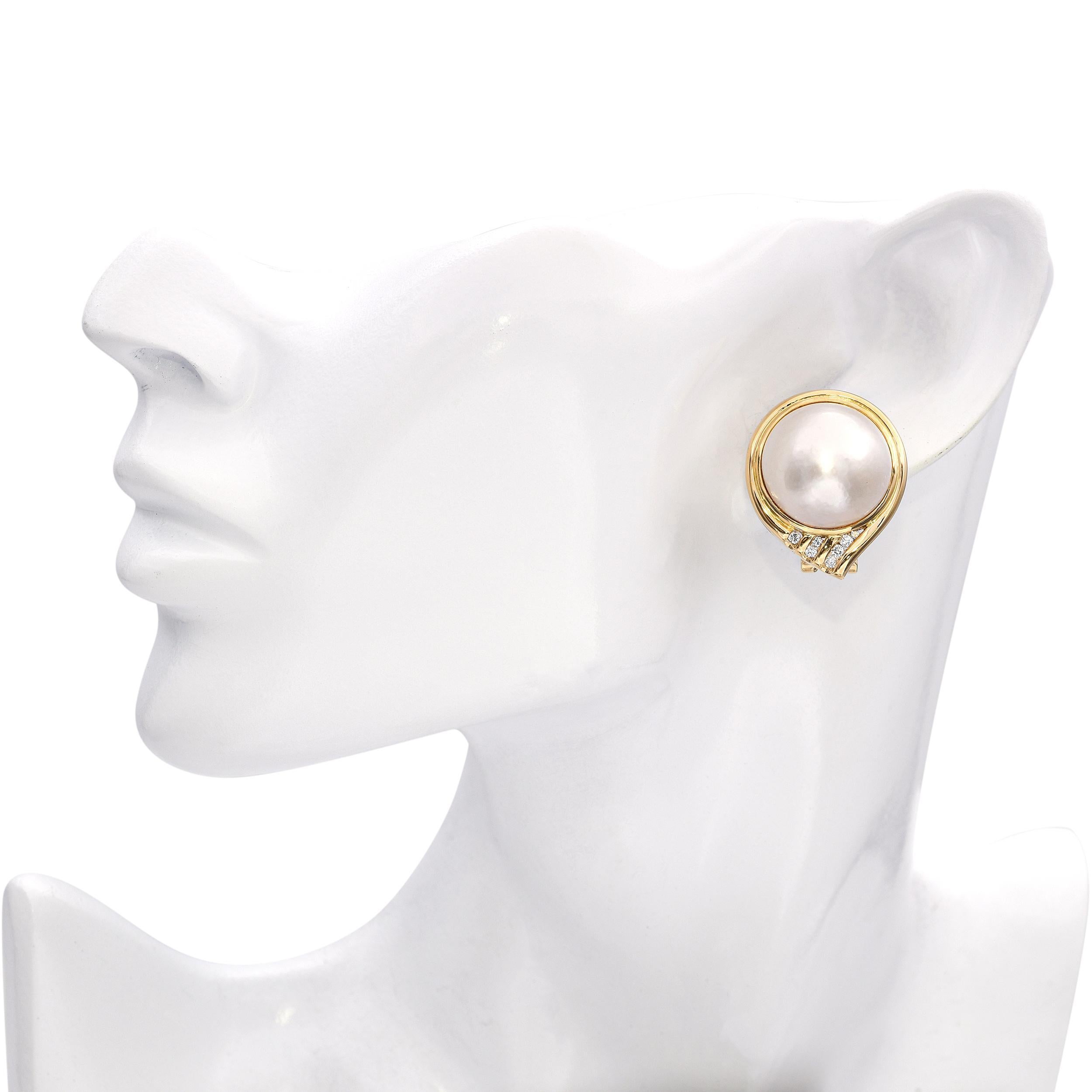 Vintage 18k Gelbgold Mabe Perle und Diamant Statement-Ohrringe (Rundschliff) im Angebot