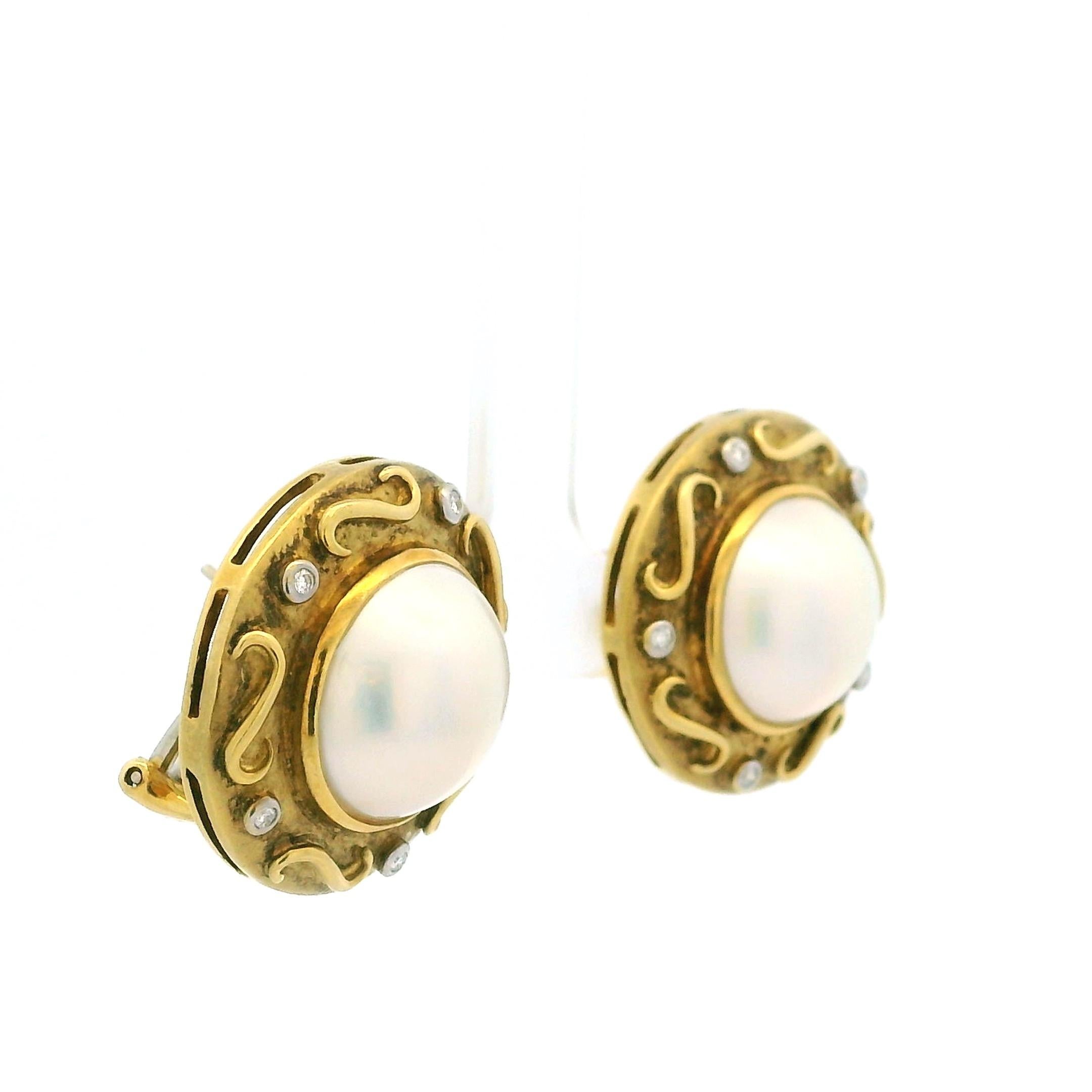 Vintage 18K Gelbgold Mabe Perle & Diamant Clip-On Ohrringe  Neoetruskisch im Zustand „Hervorragend“ im Angebot in Miami, FL