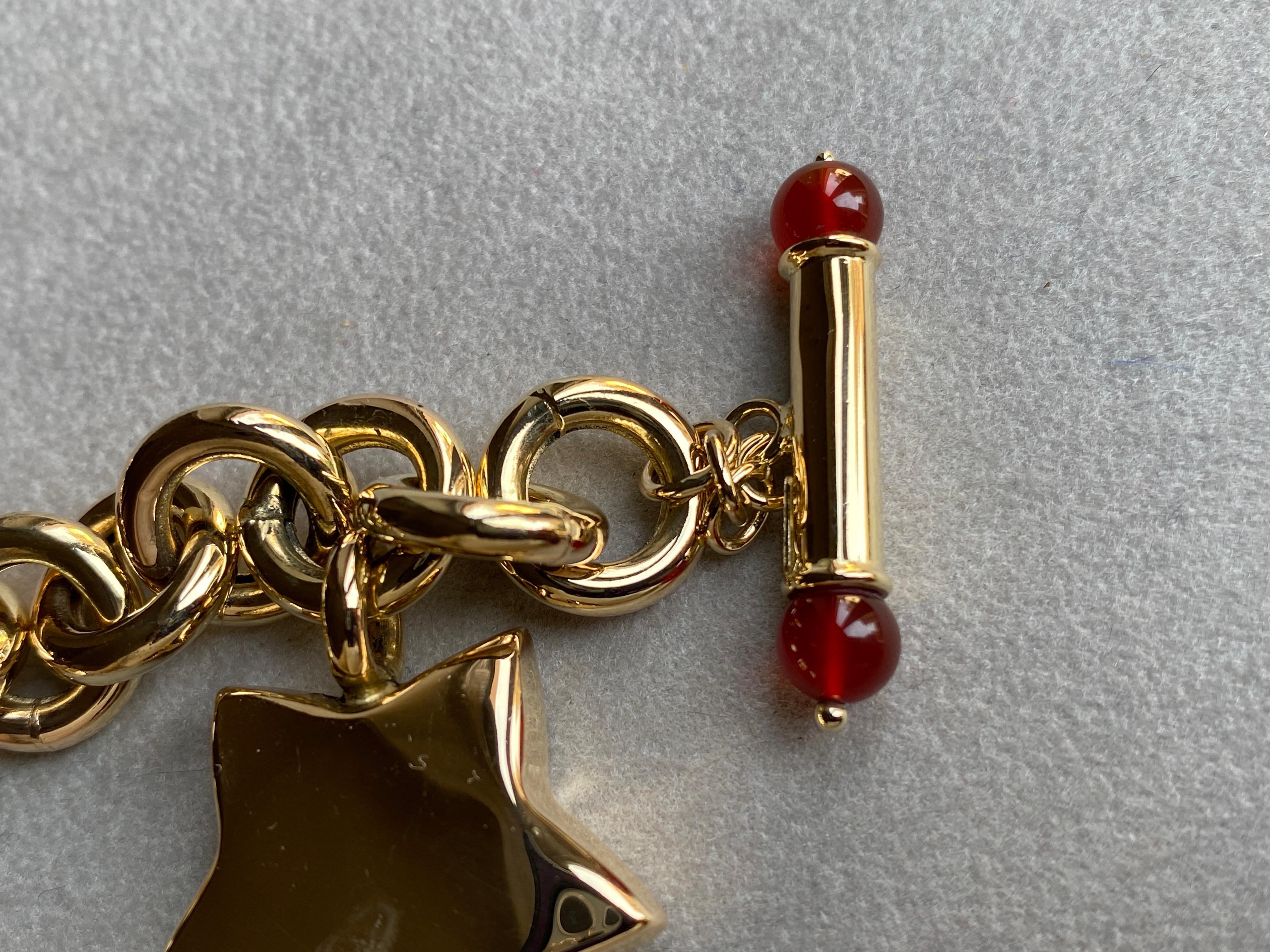 Vintage 18k Yellow Gold Made in Italy Stars Carnelian Beads Chain Bold Bracelet For Sale 1
