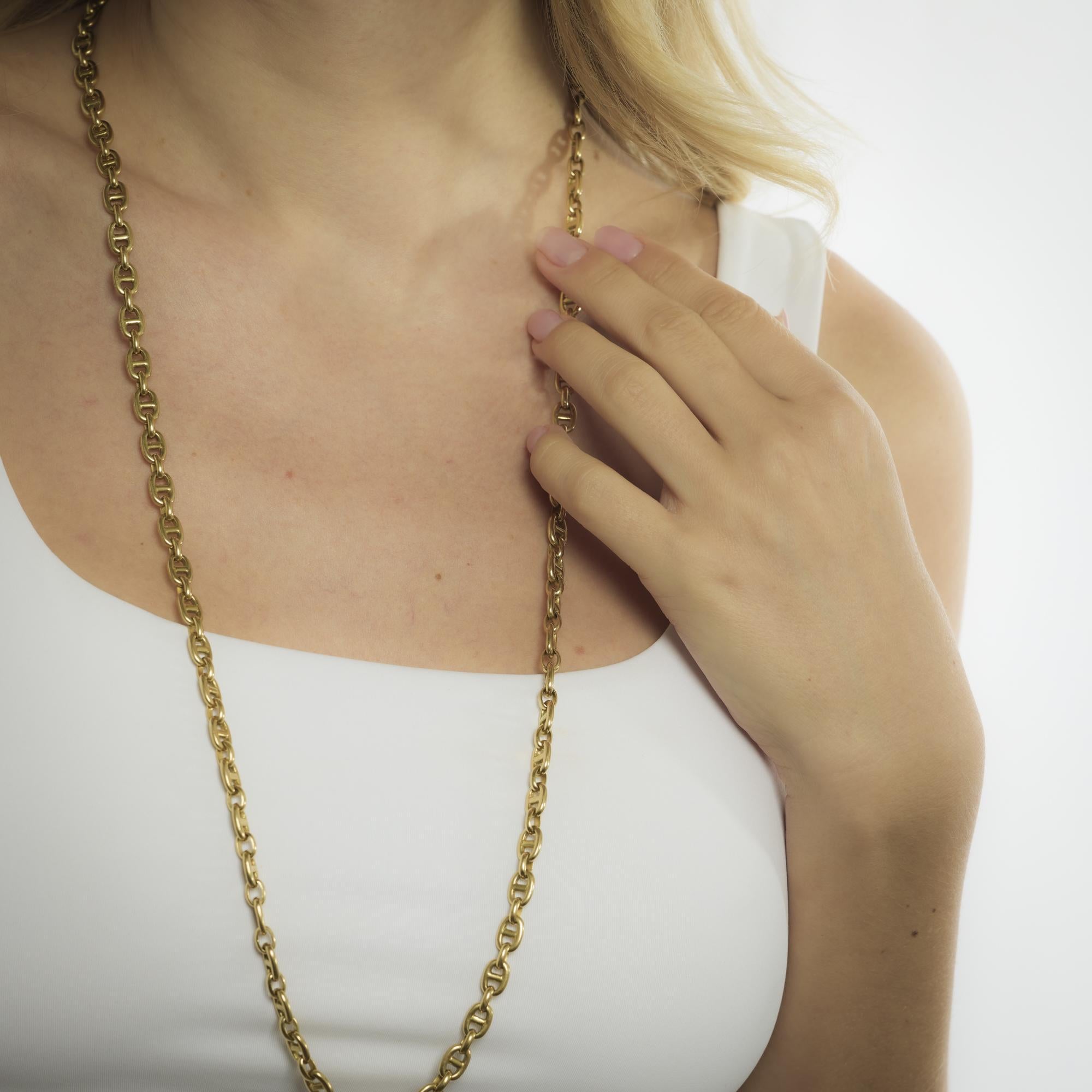Vintage 18k yellow gold mariners chain necklace In Good Condition For Sale In Beverly Hills, CA