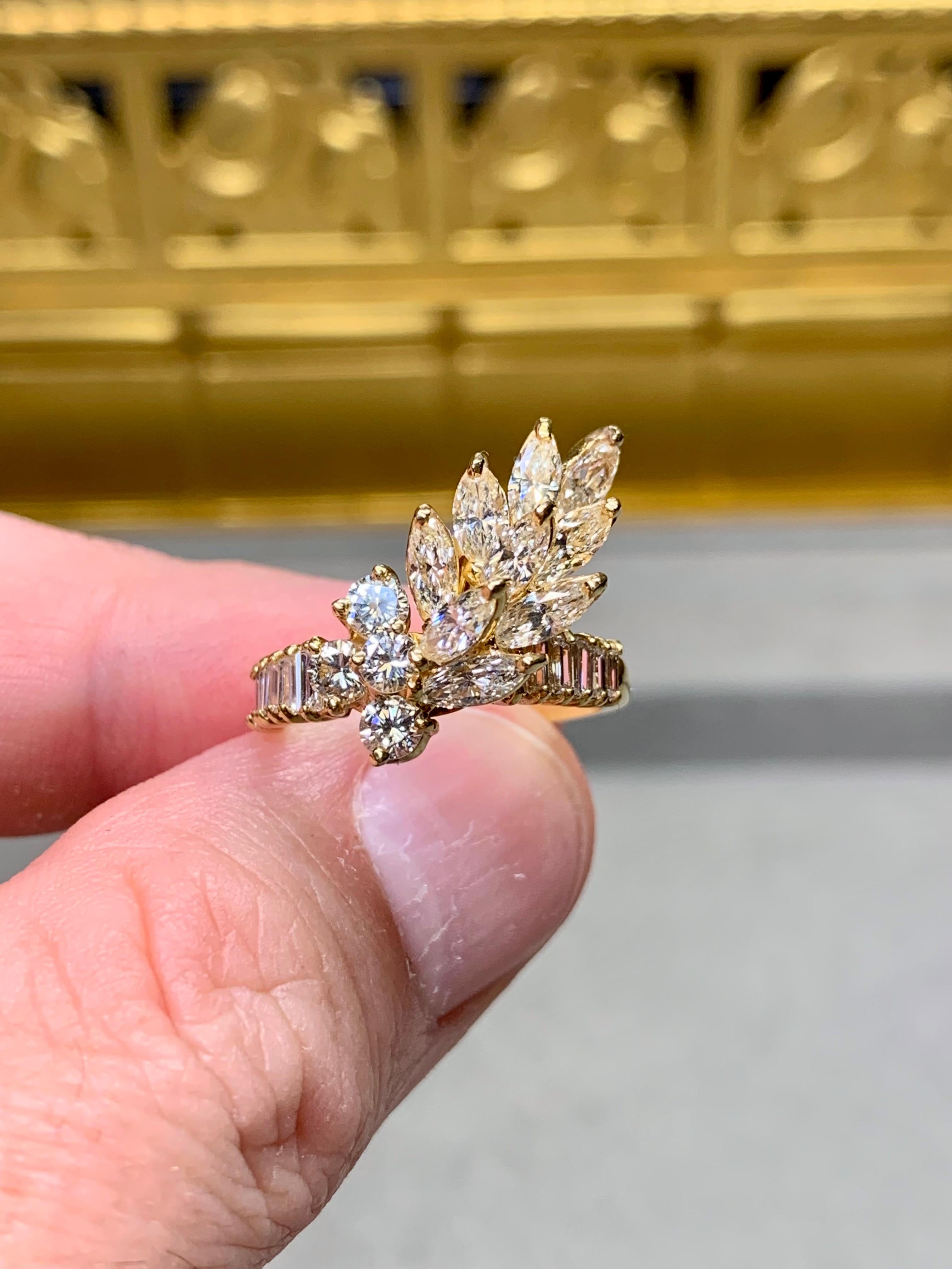Vintage 18K Yellow Gold Marquise Baguette Round Diamond Spray Cocktail Ring In Good Condition For Sale In Winter Springs, FL