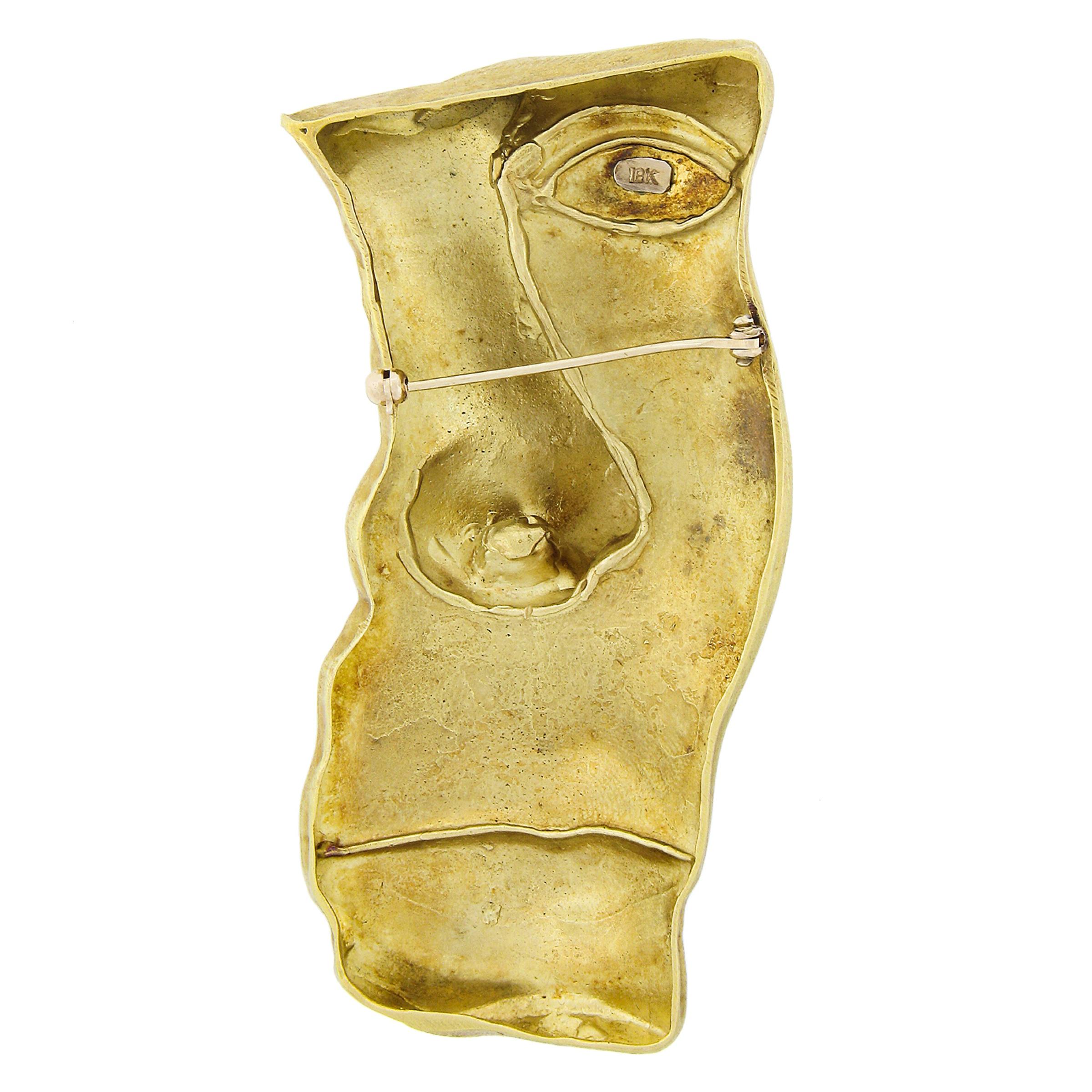 Material: Solid 18k Yellow Gold
Weight: 29.38 Grams
Height: 79.3mm (3.1