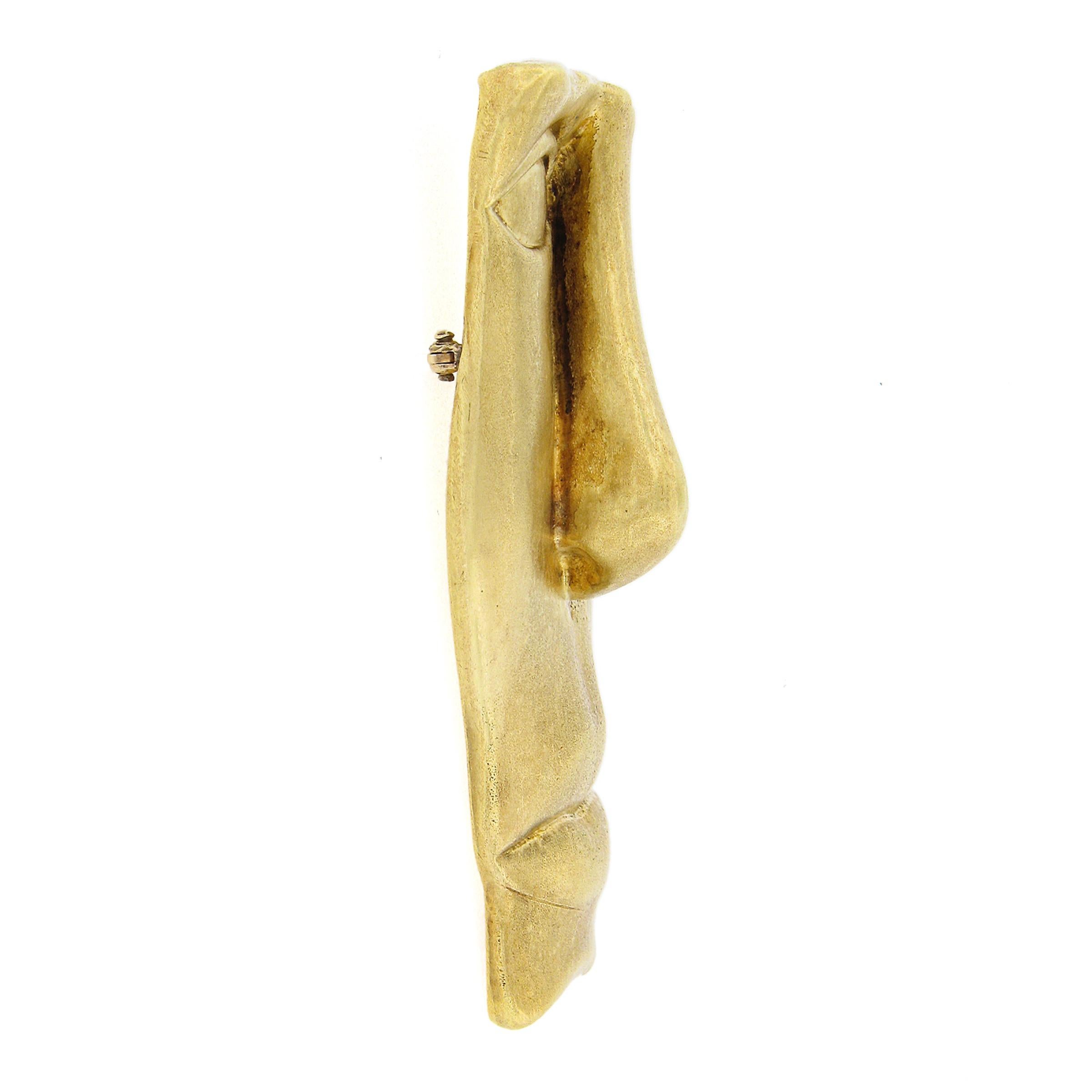 Vintage 18k Yellow Gold Matte Finish Detailed 3D Half Face Sculpted Pin Brooch For Sale 1