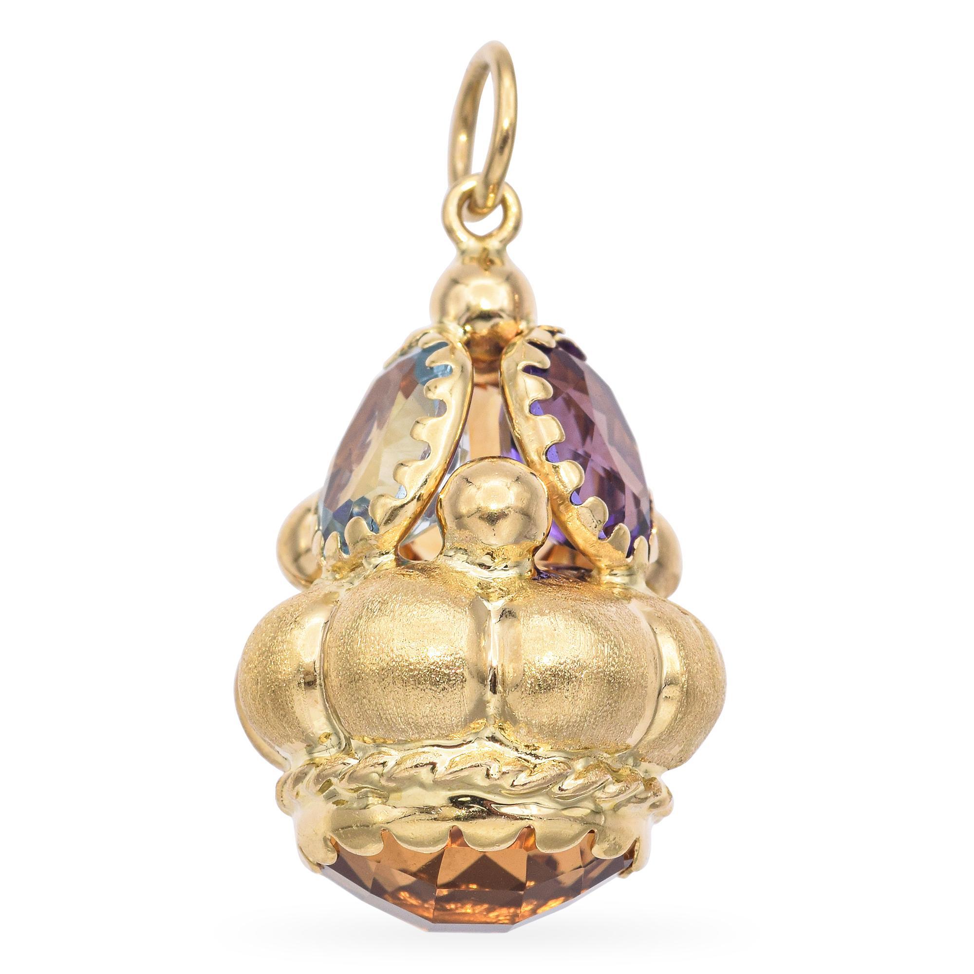 Pendentif Vintage en or jaune 18k avec breloques en pierres multiples en vente 2