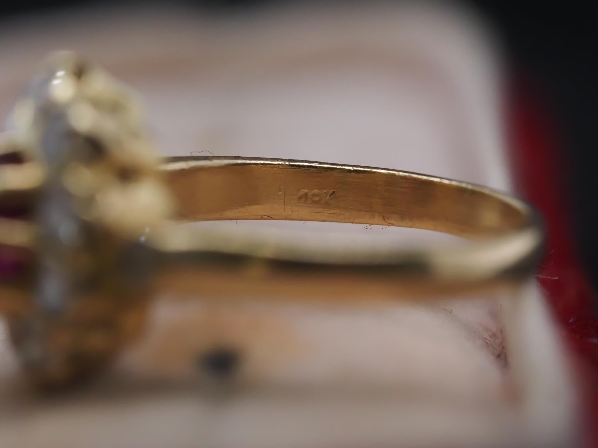 Vintage 18K Yellow Gold Natural Ruby and Diamond Halo Ring For Sale 1