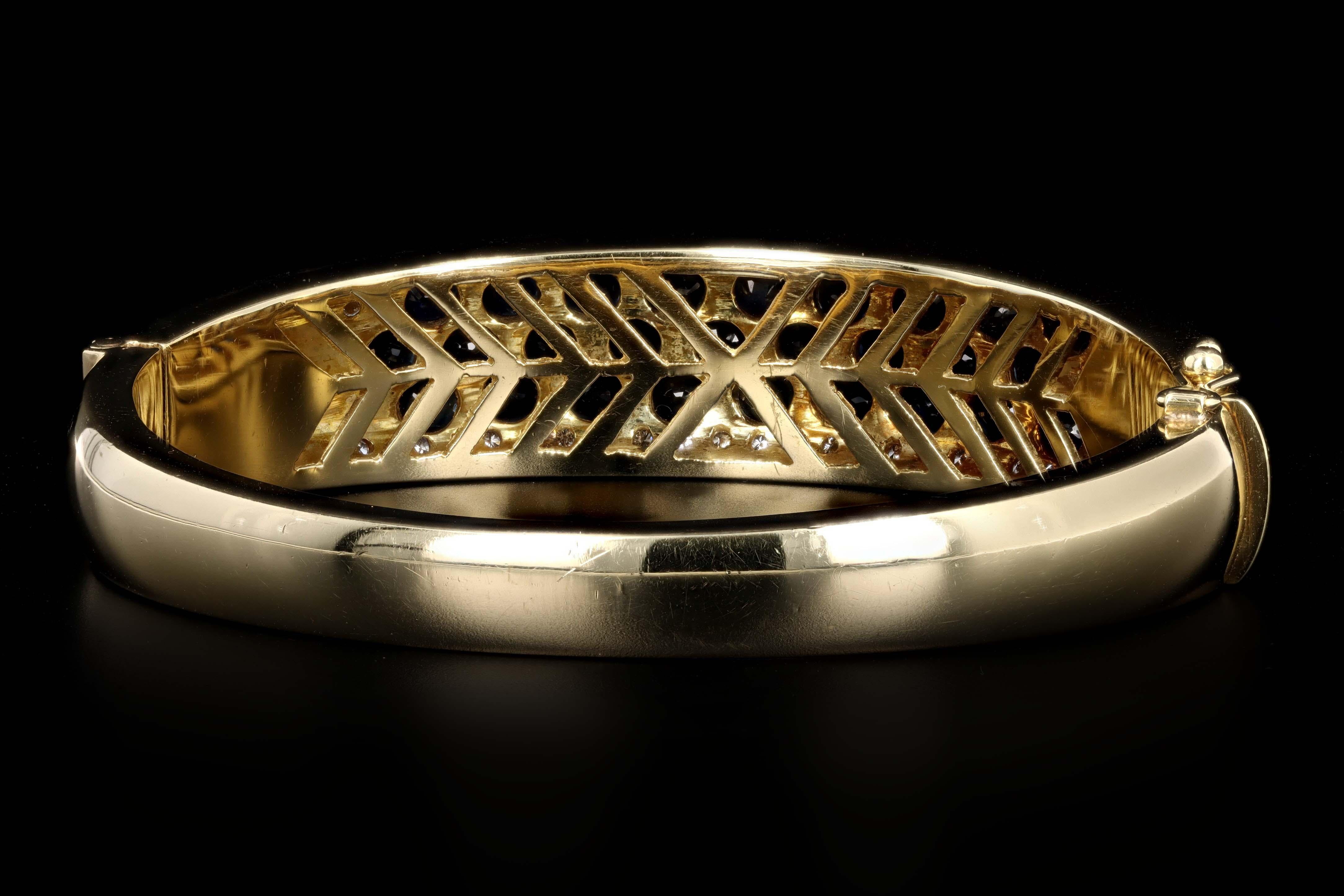 Bracelet jonc vintage en or jaune 18 carats avec saphir naturel et diamants Excellent état - En vente à Cape May, NJ