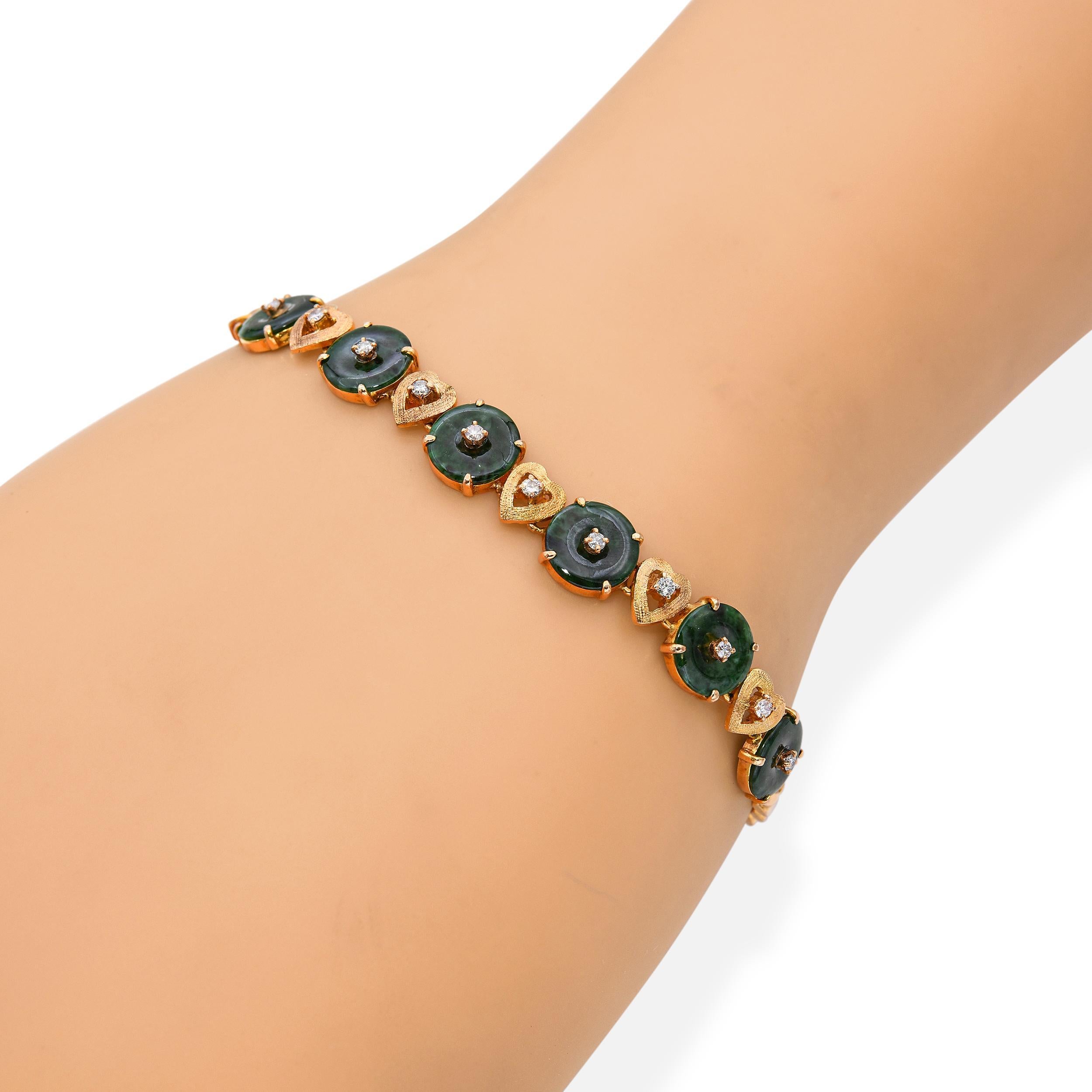 Taille mixte Vintage 18k Yellow Gold Nephrite Jade Donut Link and Diamond Bracelet en vente