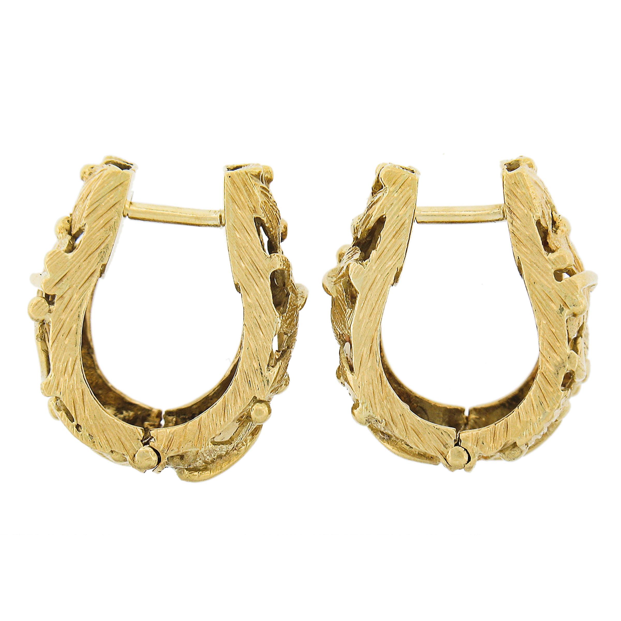 Vintage 18K Yellow Gold Open Leaf Textured Finish Wide Hoop Huggie Snap Earrings For Sale 1