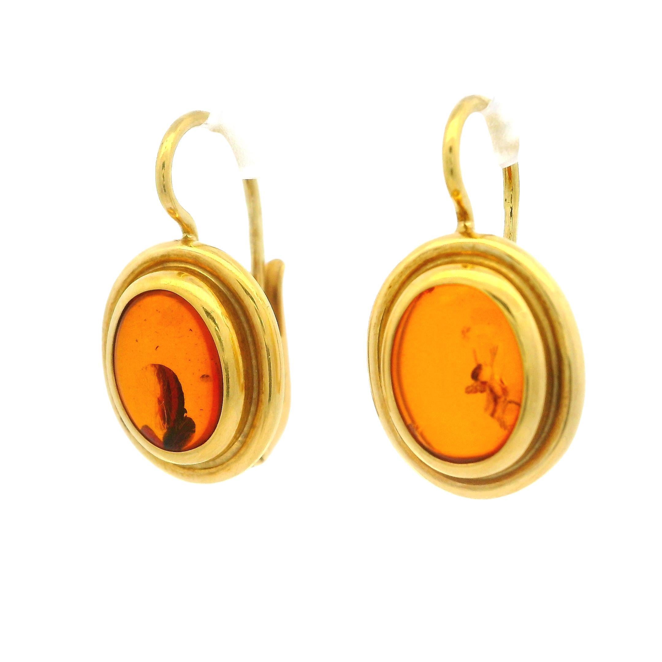 Orecchini a goccia ovali cabochon in ambra d'epoca in oro giallo 18 ct. In condizioni ottime in vendita a Montclair, NJ