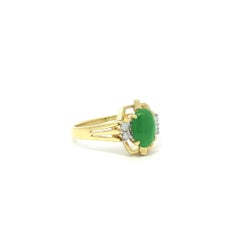 Vintage 18k Yellow Gold Oval Cabochon Jade w/ Diamond Open Work Petite Ring