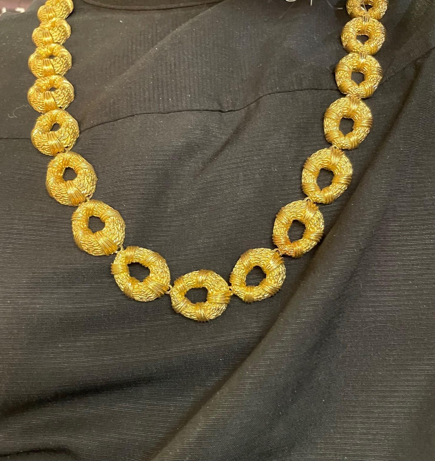 Vintage 18k Yellow Gold Oval Link Necklace For Sale 1