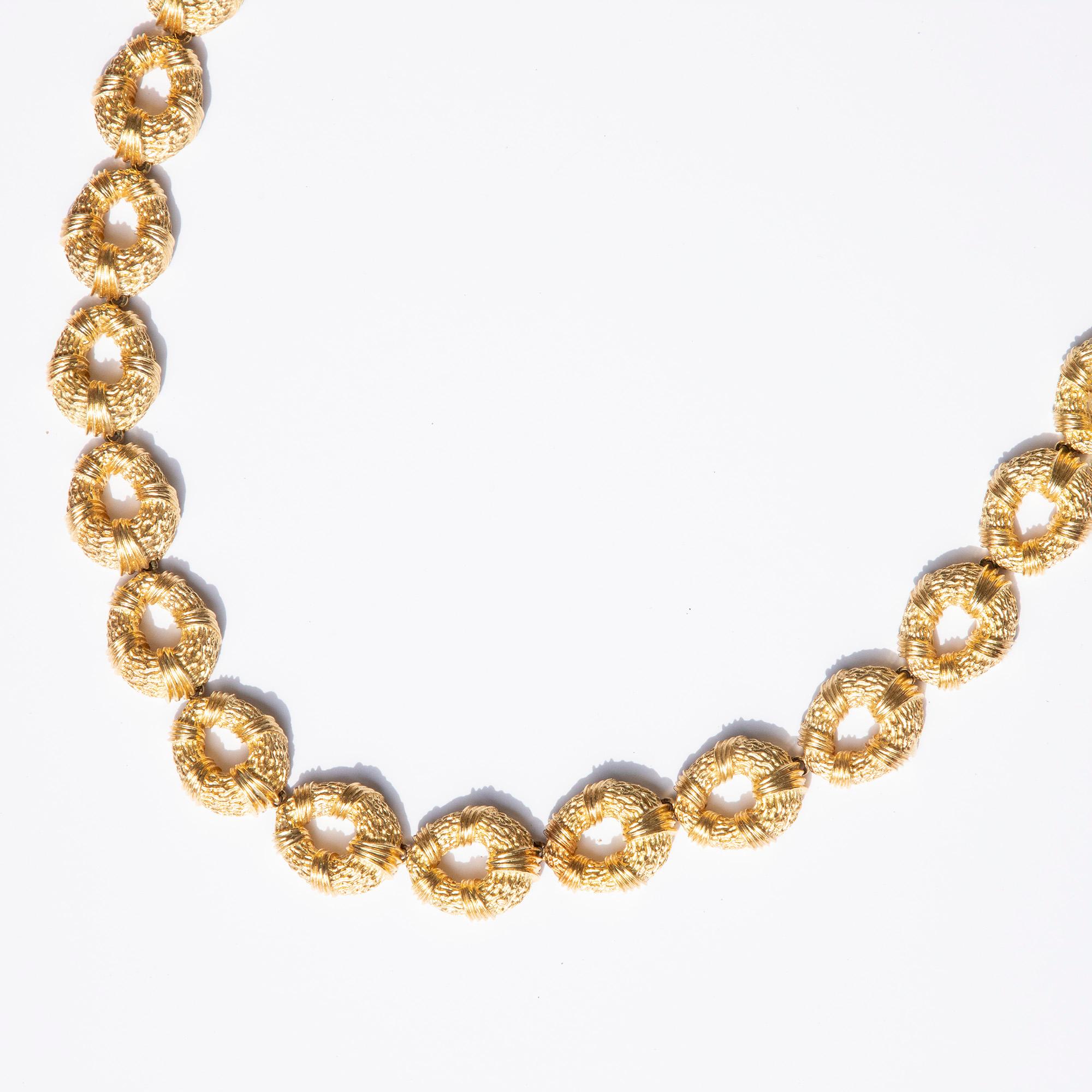 Vintage 18k Yellow Gold Oval Link Necklace For Sale 3