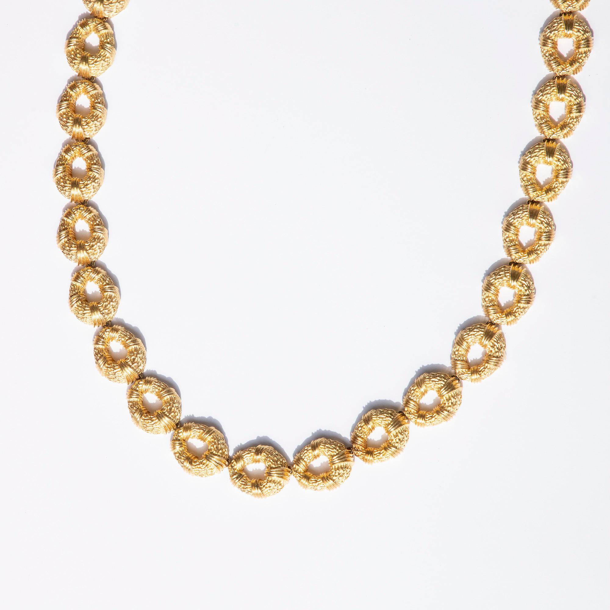 Vintage 18k Yellow Gold Oval Link Necklace For Sale 4