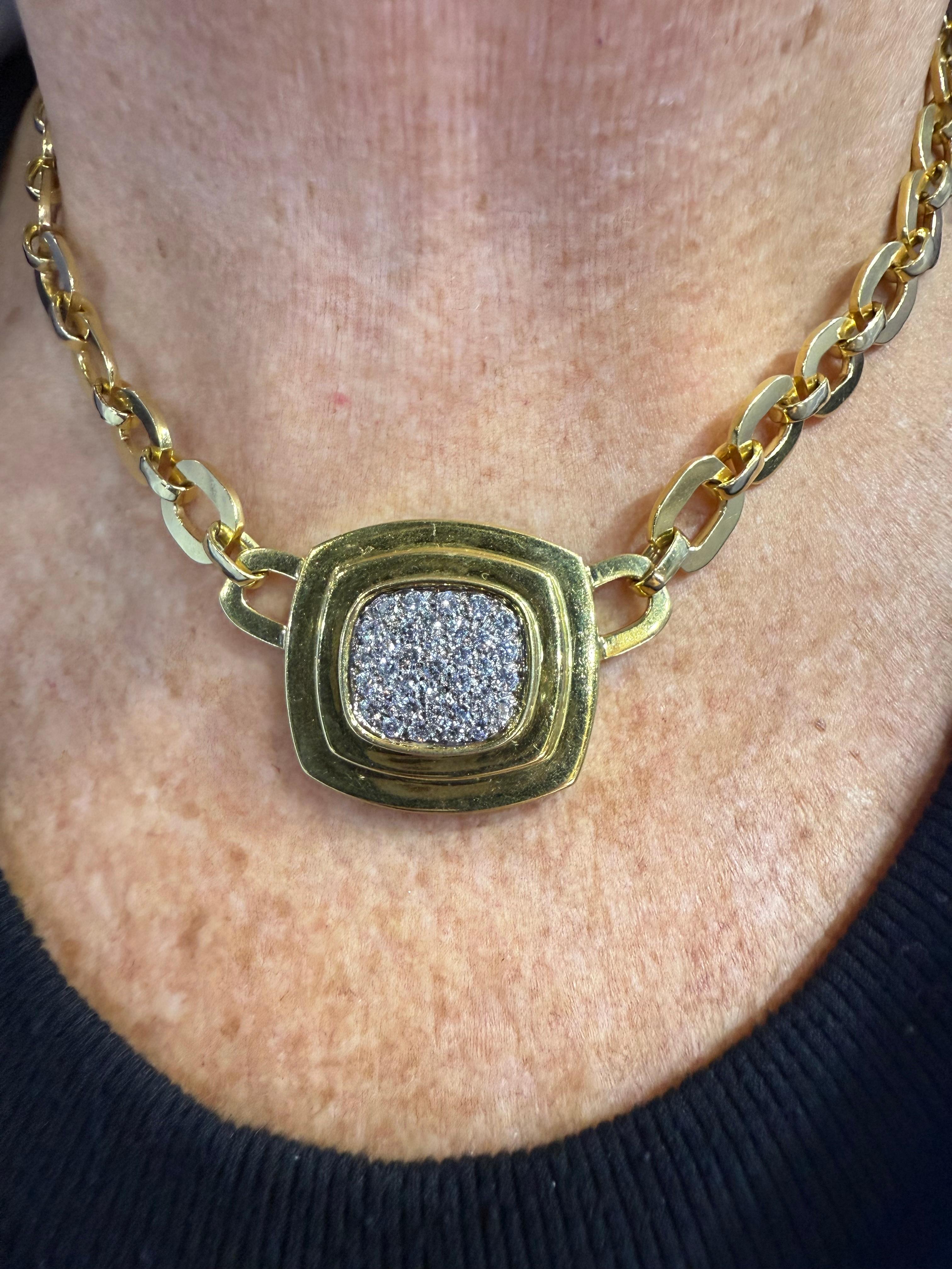 Women's or Men's Vintage 18K Yellow Gold Oval Link Necklace with Diamond Pave Center For Sale