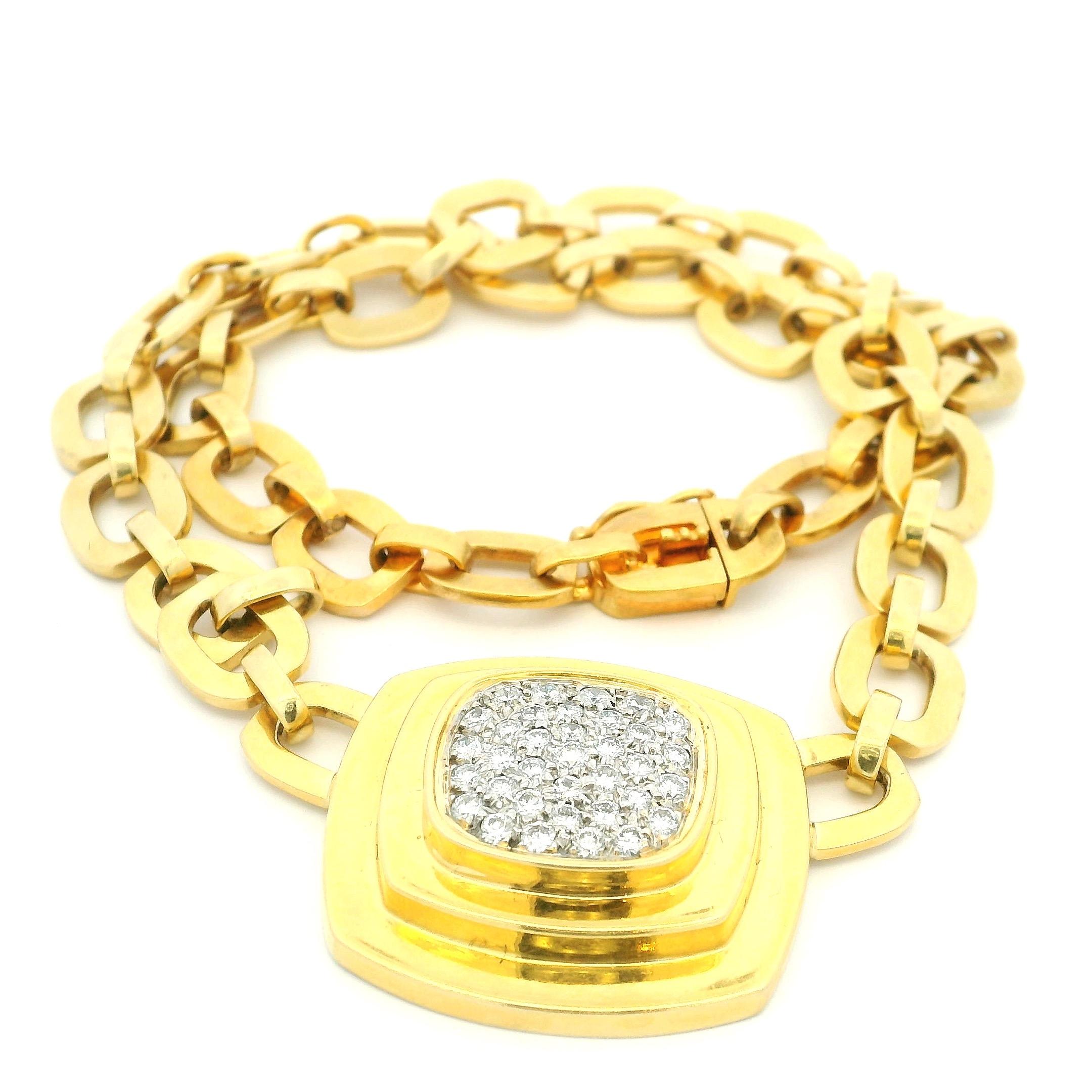 1970s Joseph Boris 18K Yellow Gold Necklace with Diamond Pavé Pendant, Signed In Excellent Condition For Sale In Miami, FL
