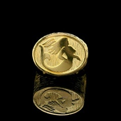 Vintage 18k Yellow Gold Oval Textured Signet w/ Polished Mermaid Band Ring