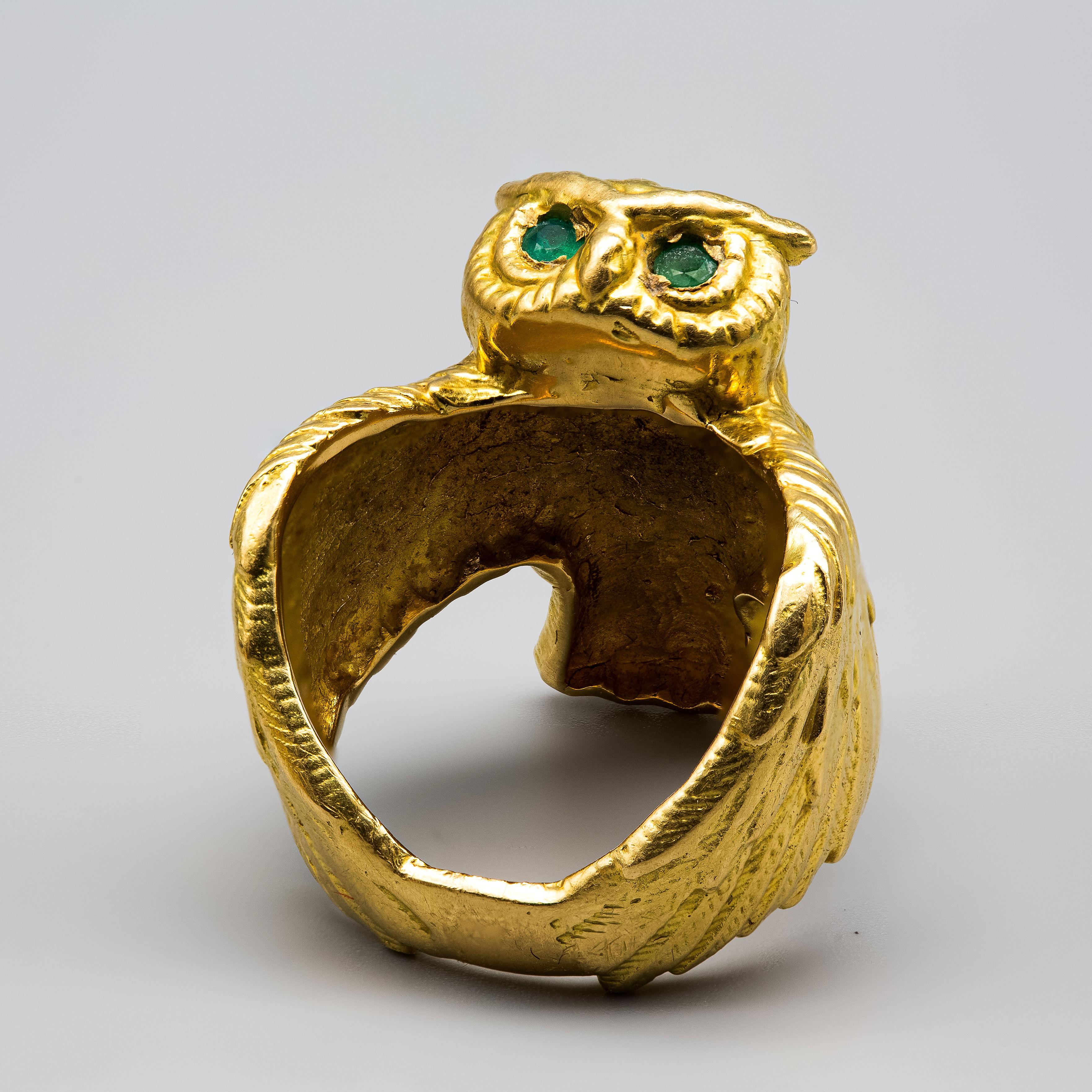 Charmante bague hibou en or jaune 18 carats en vente 1
