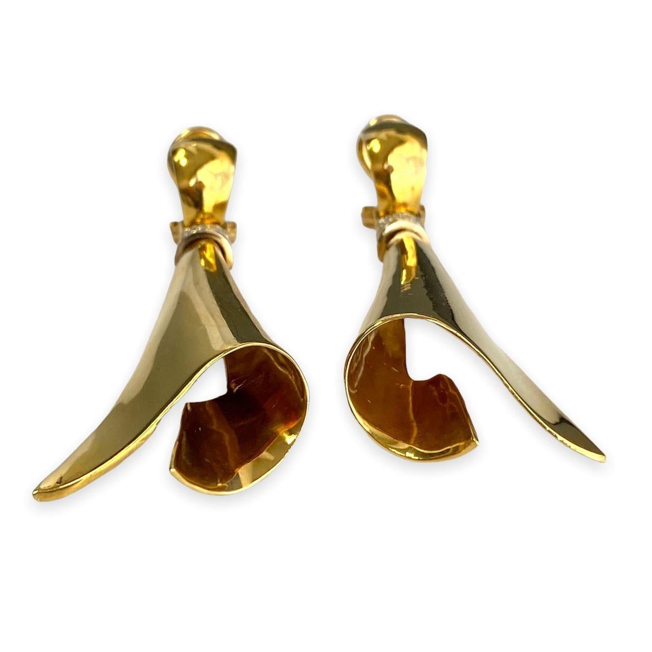 Taille ronde VINTAGE Boucles d'oreilles pendantes en or jaune 18K P 0.06 CTW diamant  en vente