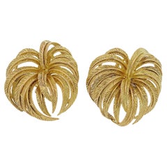 Vintage 18K Yellow Gold Palm Leaf Motif Ear-Clips – 1950s French Craftsmanship