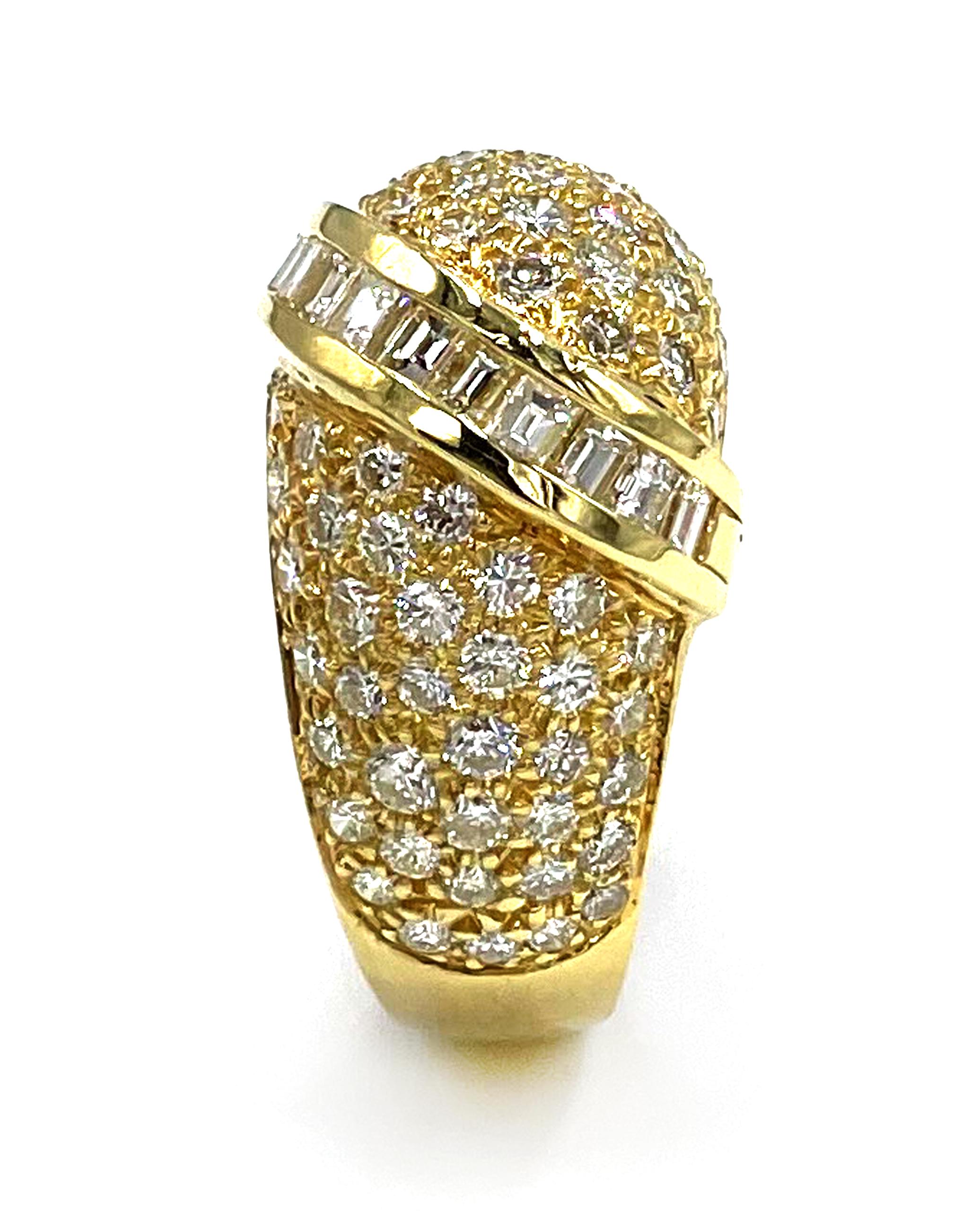 Vintage 18k Gelbgold Pave Dome Ring, CIRCA 1985 im Zustand „Hervorragend“ im Angebot in Old Tappan, NJ