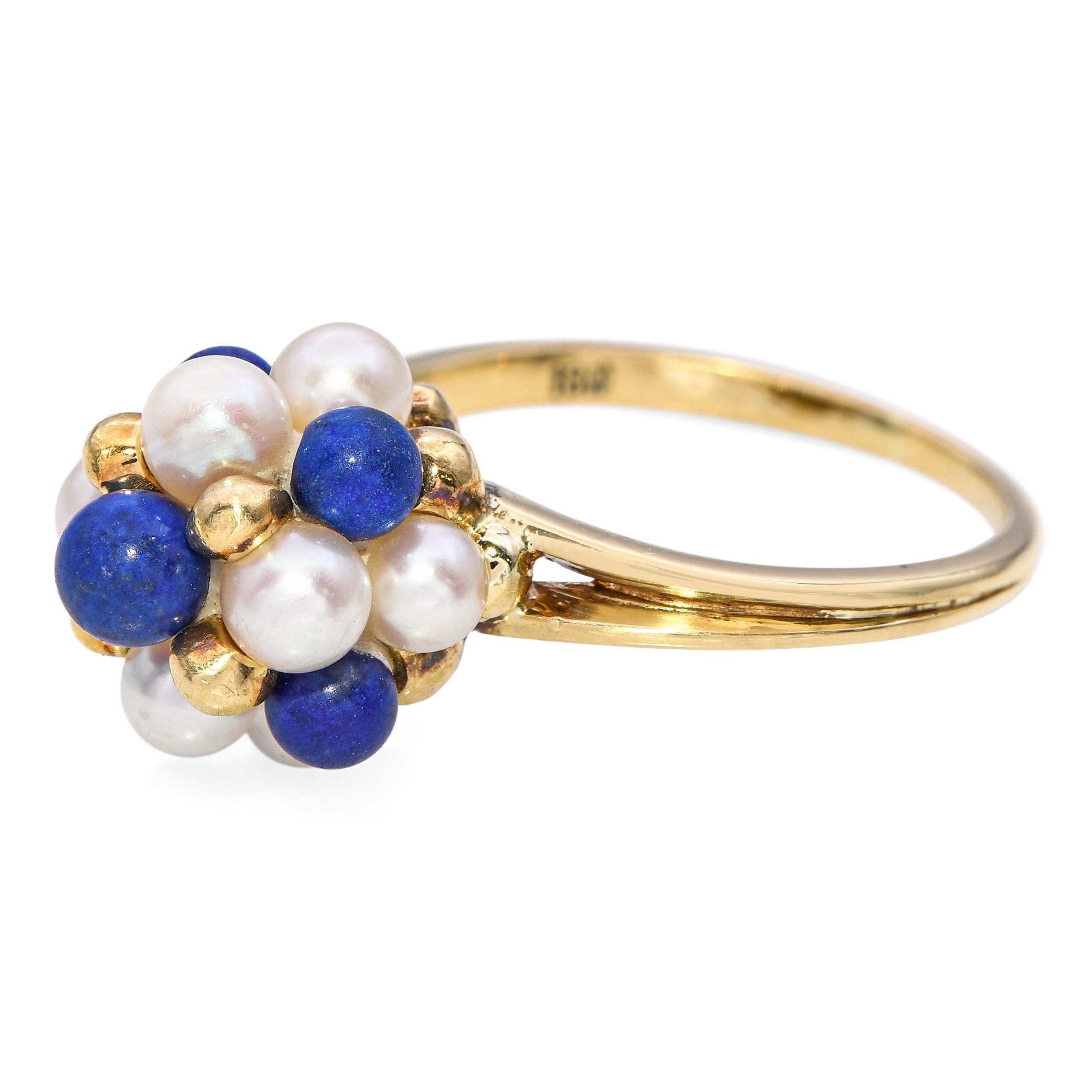 Vintage 18k Yellow Gold Pearl and Lapis Cluster Ring In Good Condition For Sale In New York, NY