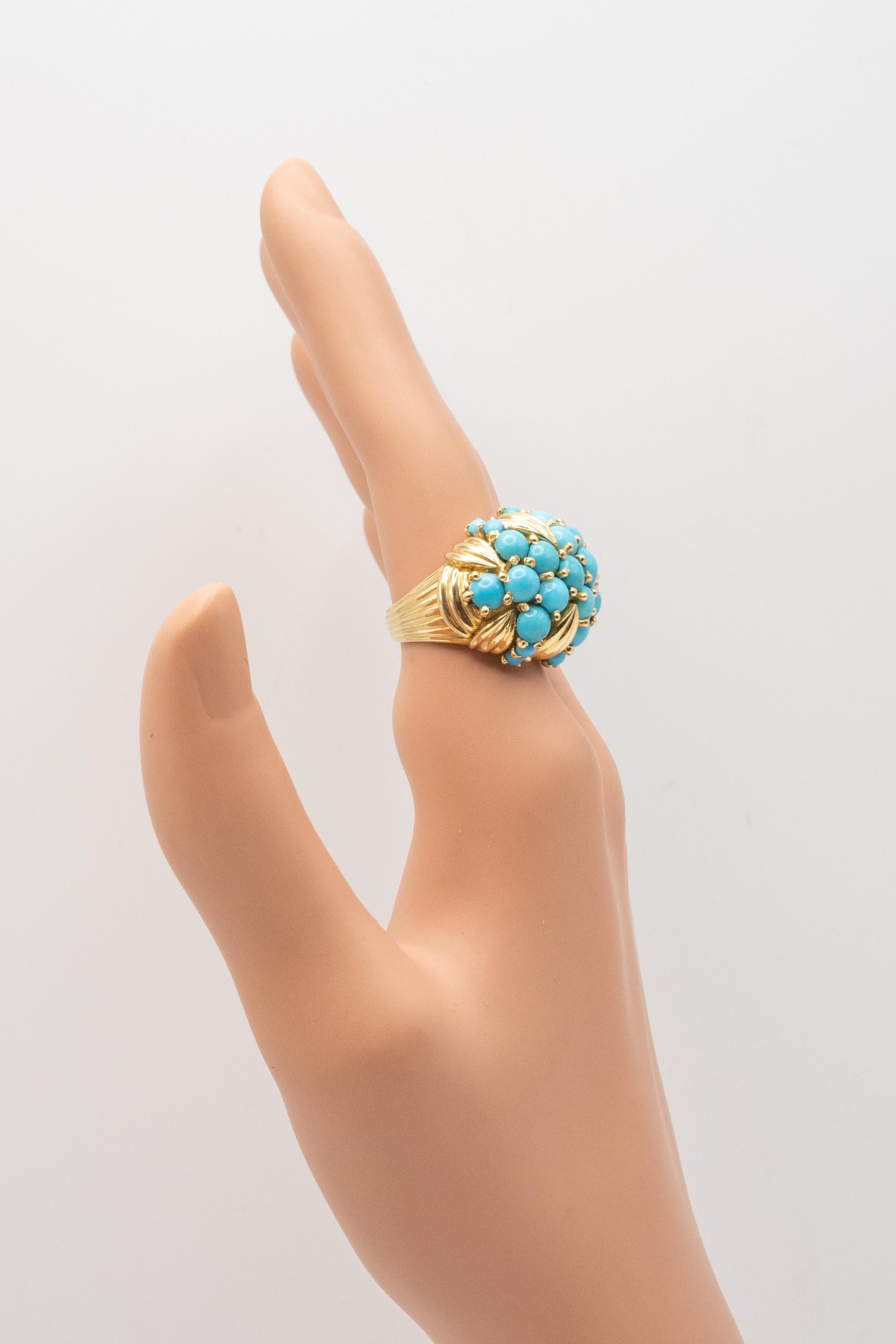 Vintage 18K Gelbgold persischen Türkis Kuppel Ring (Moderne) im Angebot