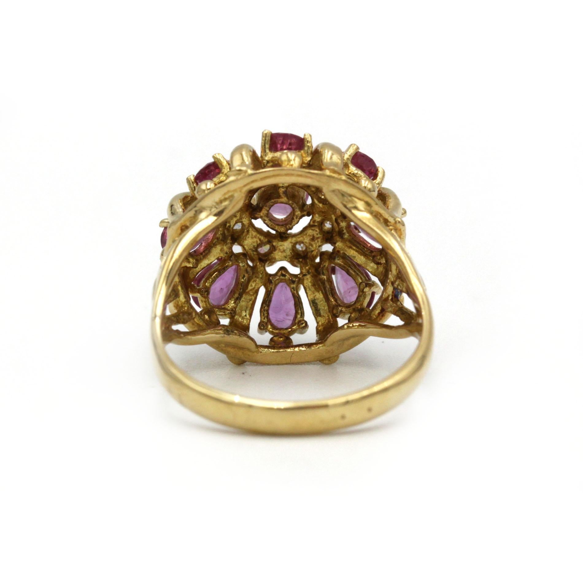 Vintage 18K Yellow Gold Pink Sapphire & Diamond Cluster Cocktail Ring In Good Condition For Sale In MONTMORENCY, FR