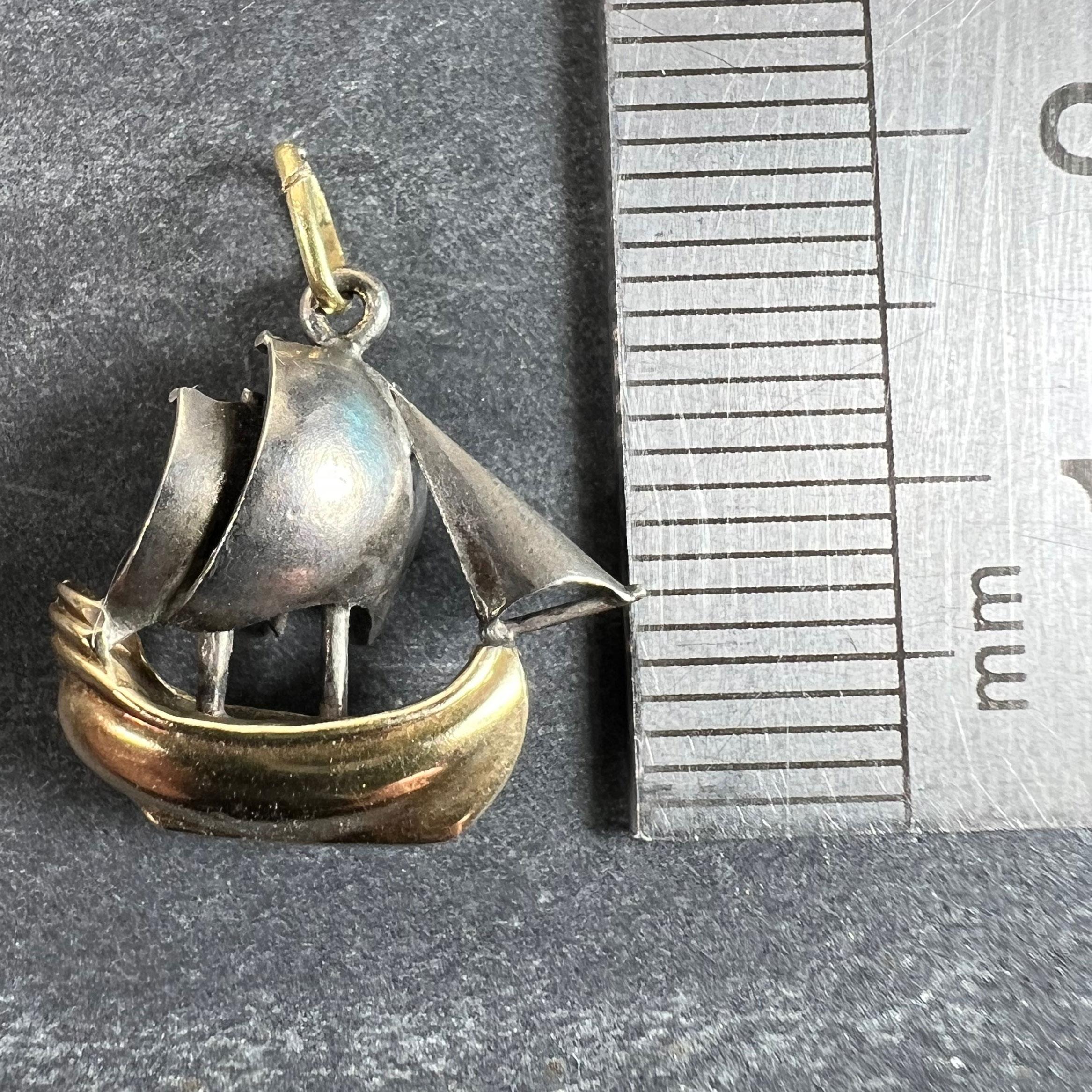 Ciondolo a forma di barca a vela d'epoca in oro giallo 18 carati e platino in vendita 6