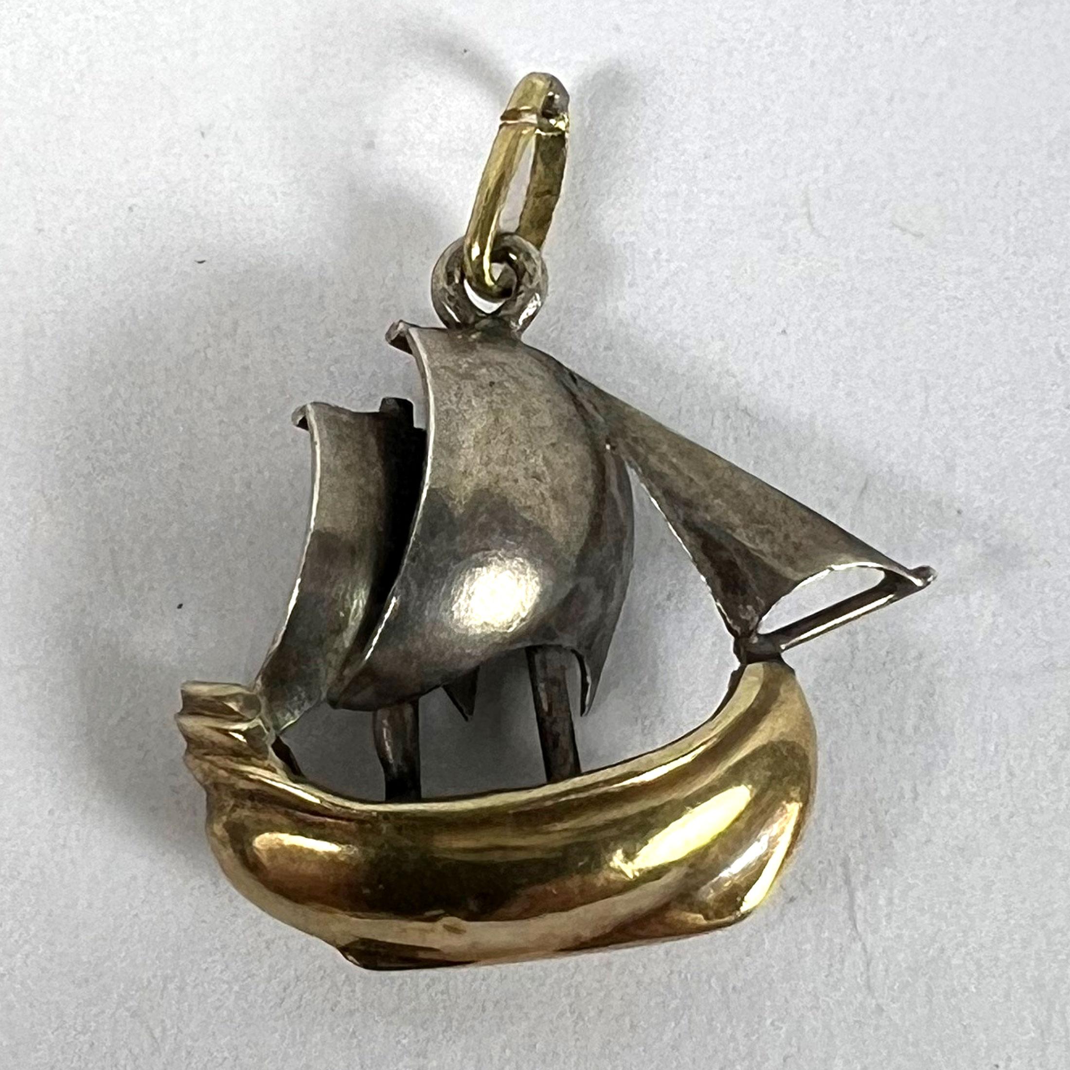Ciondolo a forma di barca a vela d'epoca in oro giallo 18 carati e platino in vendita 8