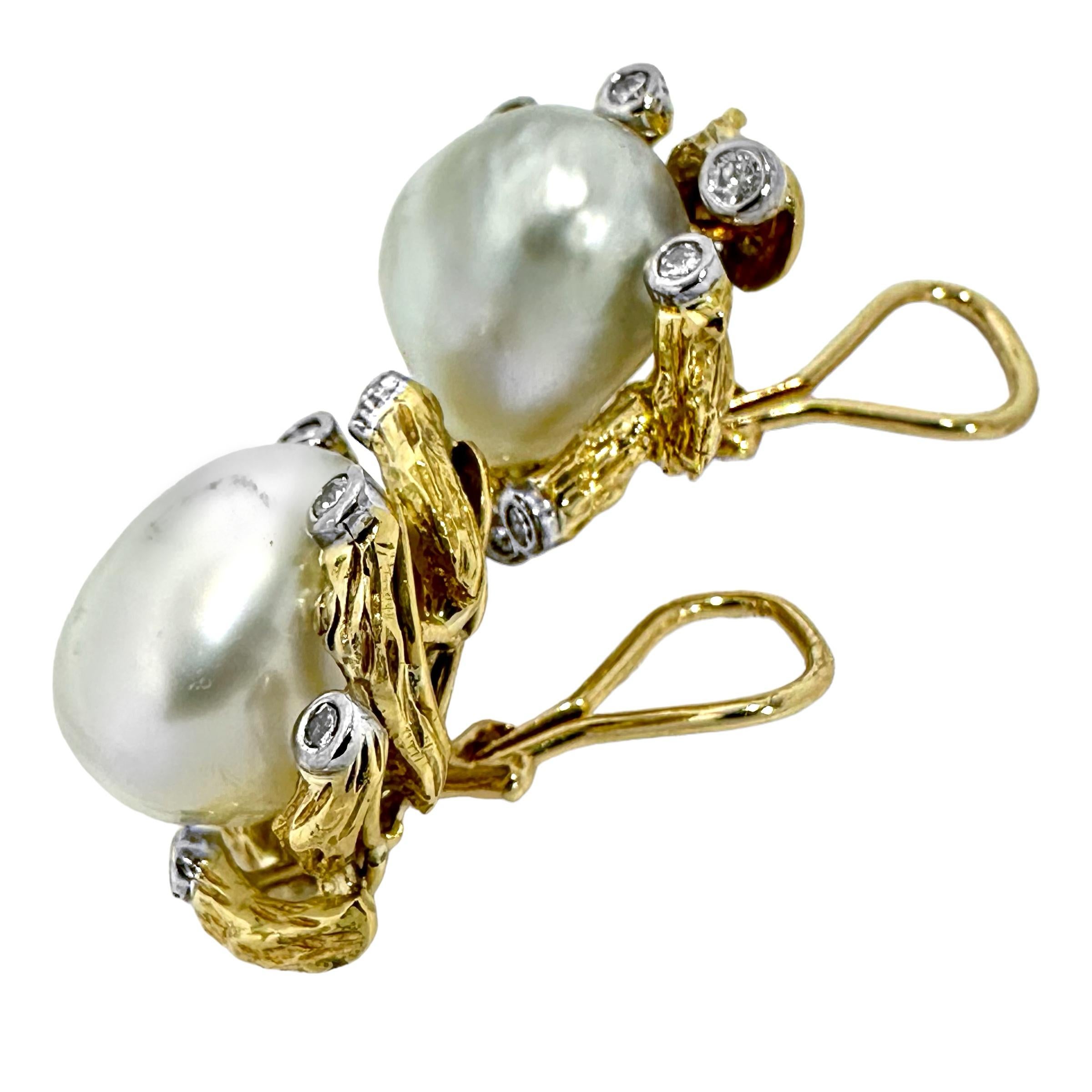 Vintage 18K Yellow Gold, Platinum, Semi-Baroque Pearl & Diamond Earrings by Trio In Good Condition For Sale In Palm Beach, FL