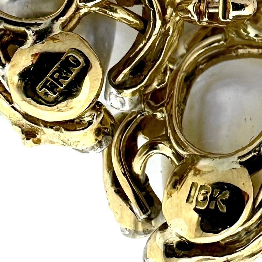 Boucles d'oreilles vintage en or jaune 18 carats, platine, perles semi-baroques et diamants par Trio en vente 1