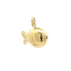 Vintage 18k Yellow Gold Polished Finish Puffed Fish Charm Pendant