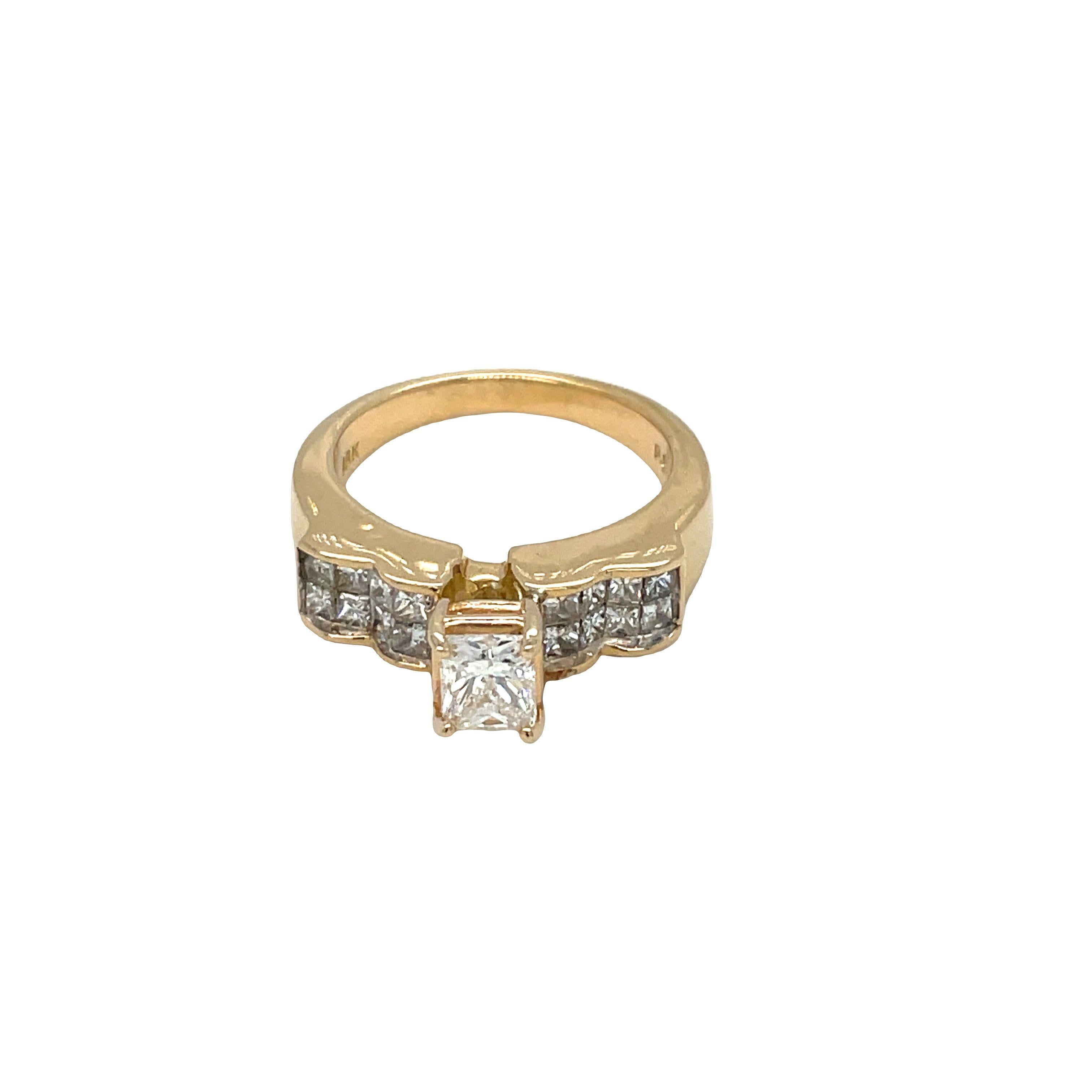 Vintage 18K Yellow Gold Princess Cut Diamond Engagement Ring For Sale 1