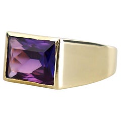 Vintage 18K Yellow Gold & Purple Sapphire Cocktail Ring