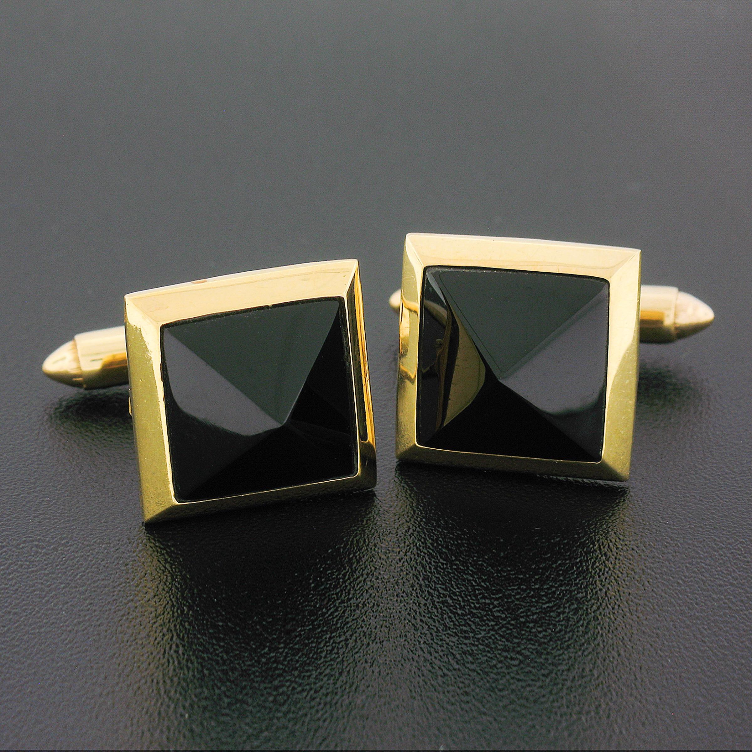 Boutons de manchette vintage en or jaune 18 carats avec lunette pyramidale en onyx noir. en vente 1