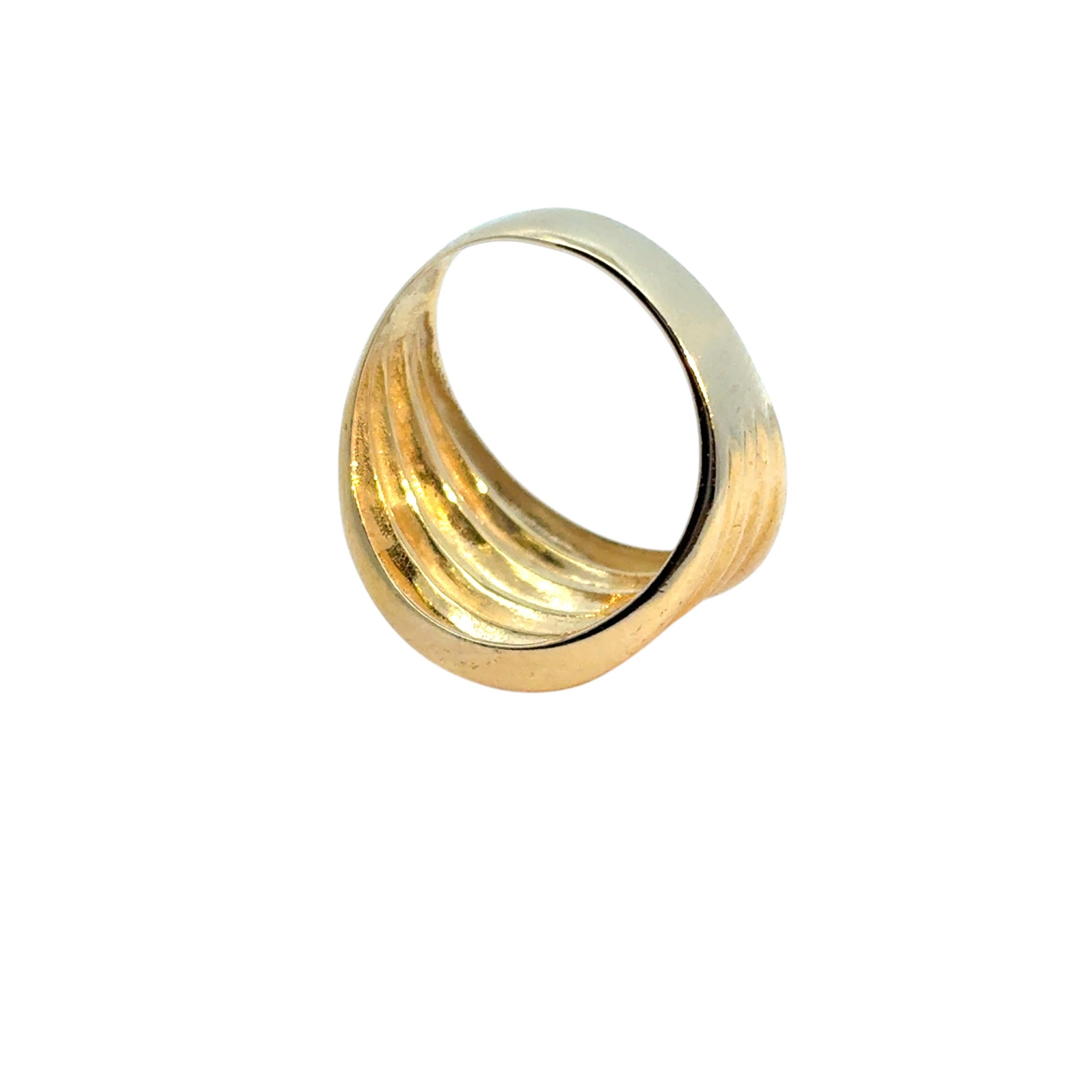 Modern Vintage 18k Yellow Gold Ridge Textured Dome Ring For Sale