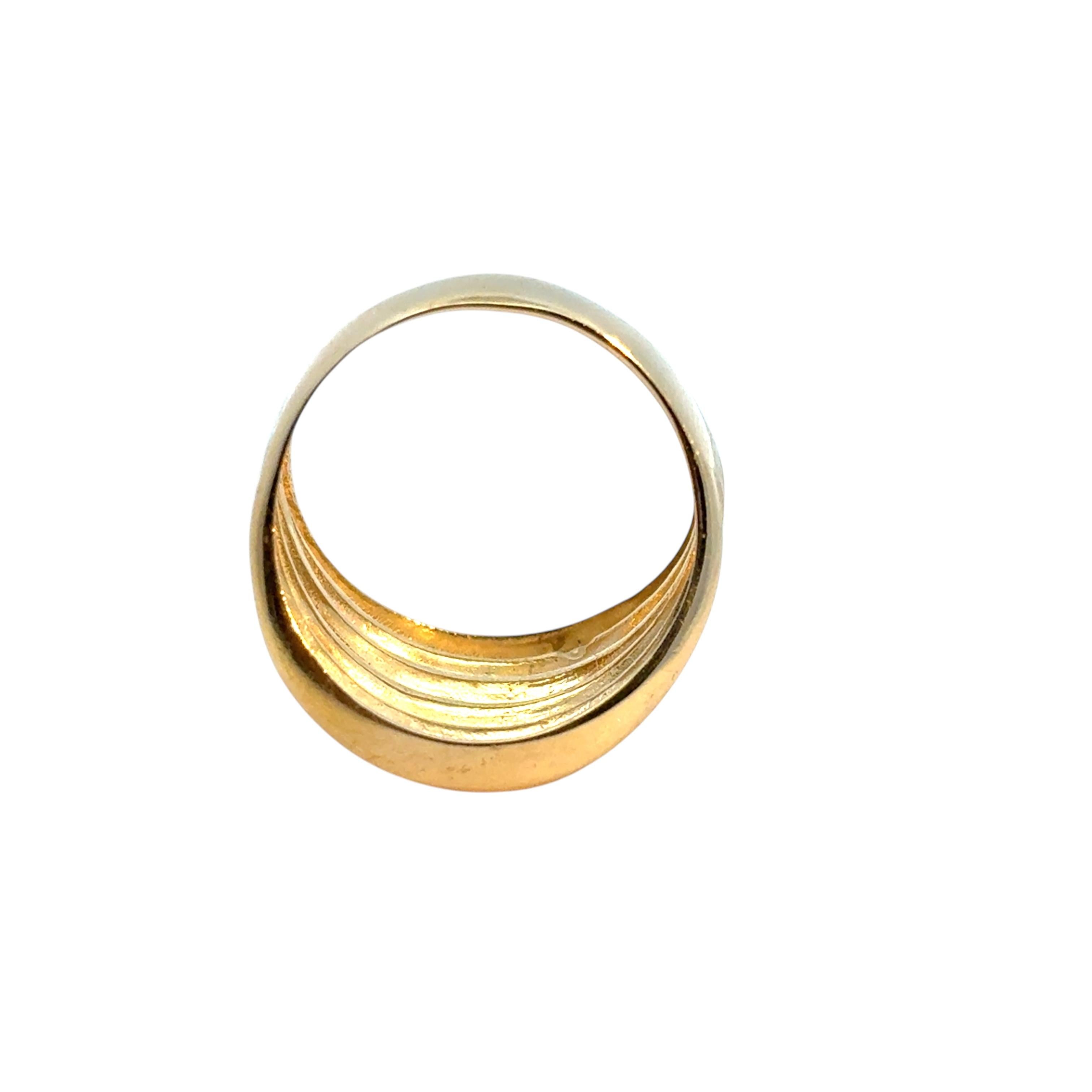 Vintage 18k Yellow Gold Ridge Textured Dome Ring In Excellent Condition For Sale In Boca Raton, FL
