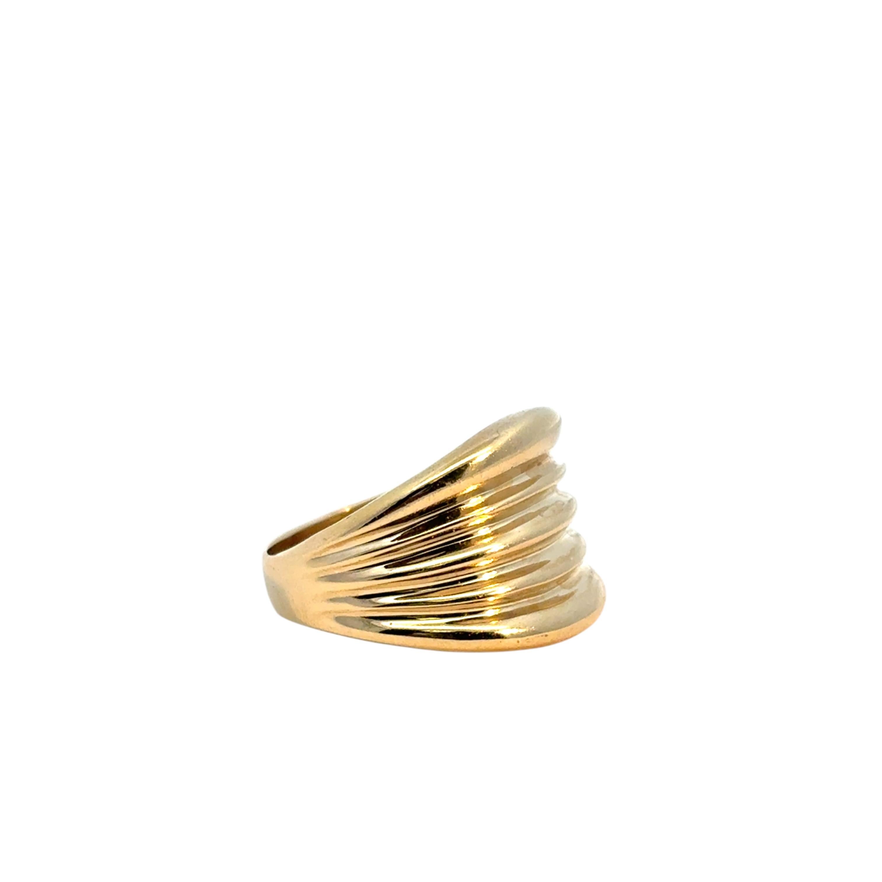 Vintage 18k Yellow Gold Ridge Textured Dome Ring For Sale 1