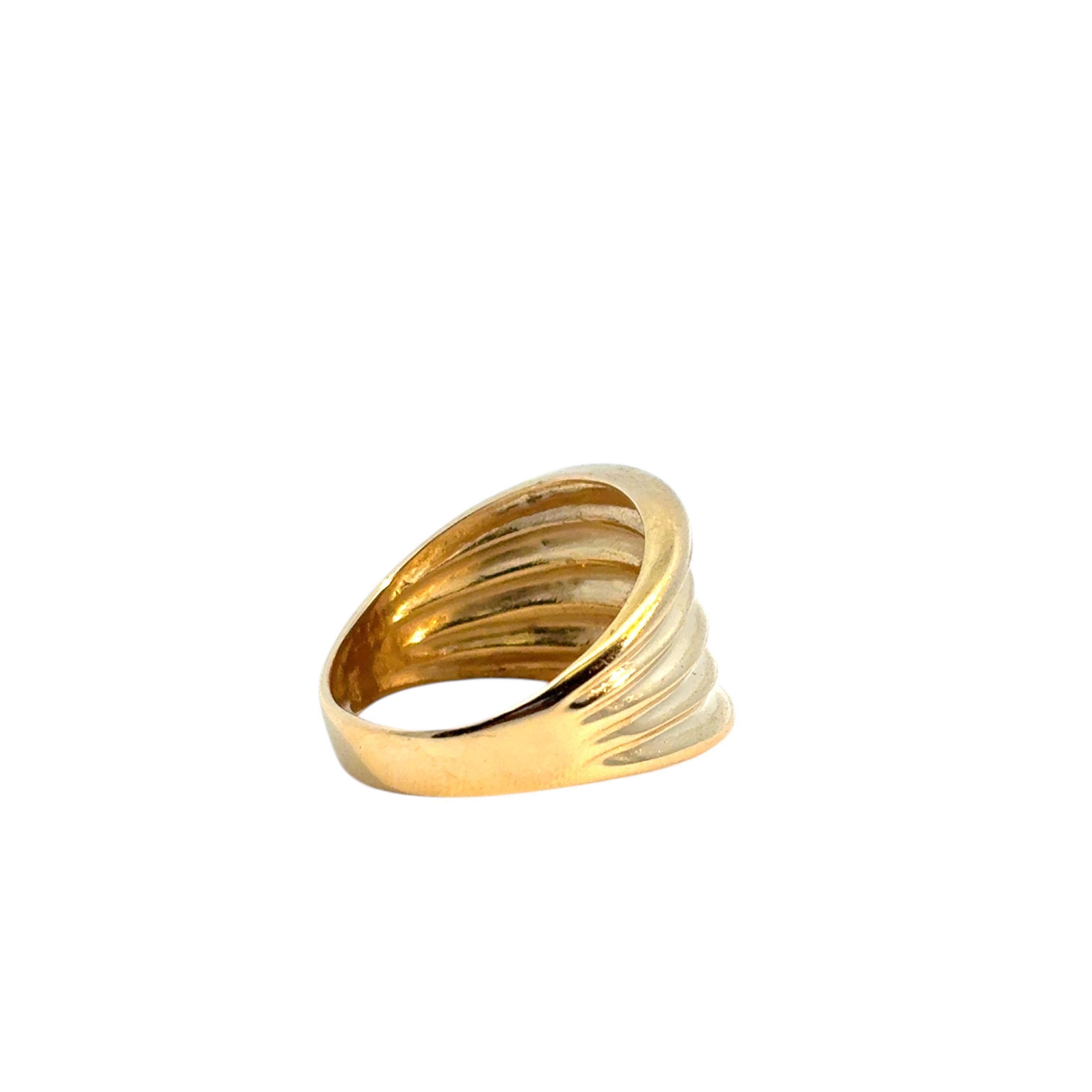 Vintage 18k Yellow Gold Ridge Textured Dome Ring For Sale 3