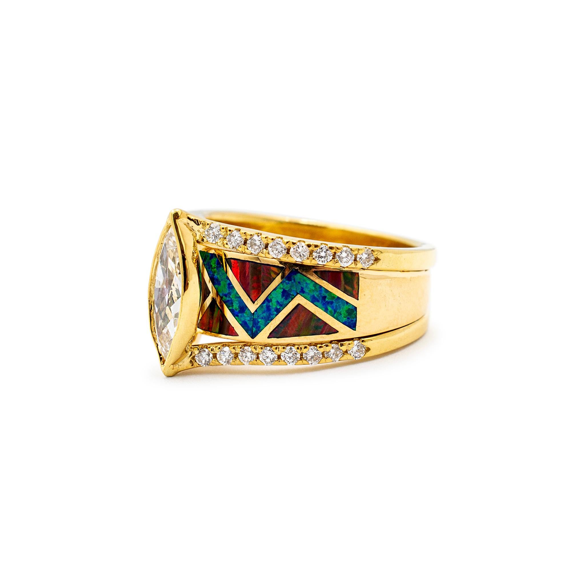 Taille Marquise Bague cocktail vintage River of Love en or jaune 18 carats avec opale marquée et diamants