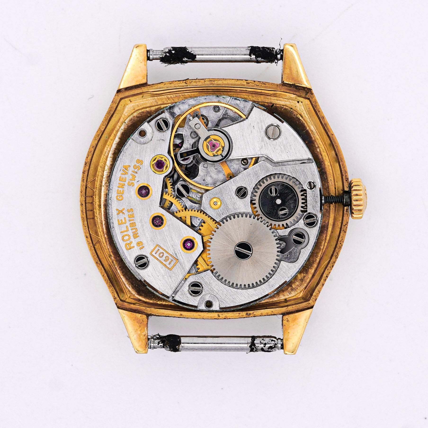 Eine seltene Vintage Rolex Cellini Uhr in massivem 18K Gelbgold, mit einem klassischen 27mm Zifferblatt mit zeitloser Eleganz.

Einzelheiten:
Artikel Typ: Vintage Rolex Uhrengesicht
Marke: Rolex
Modell: Cellini
Metall: 18K Gelbgold
Zifferblattgröße: