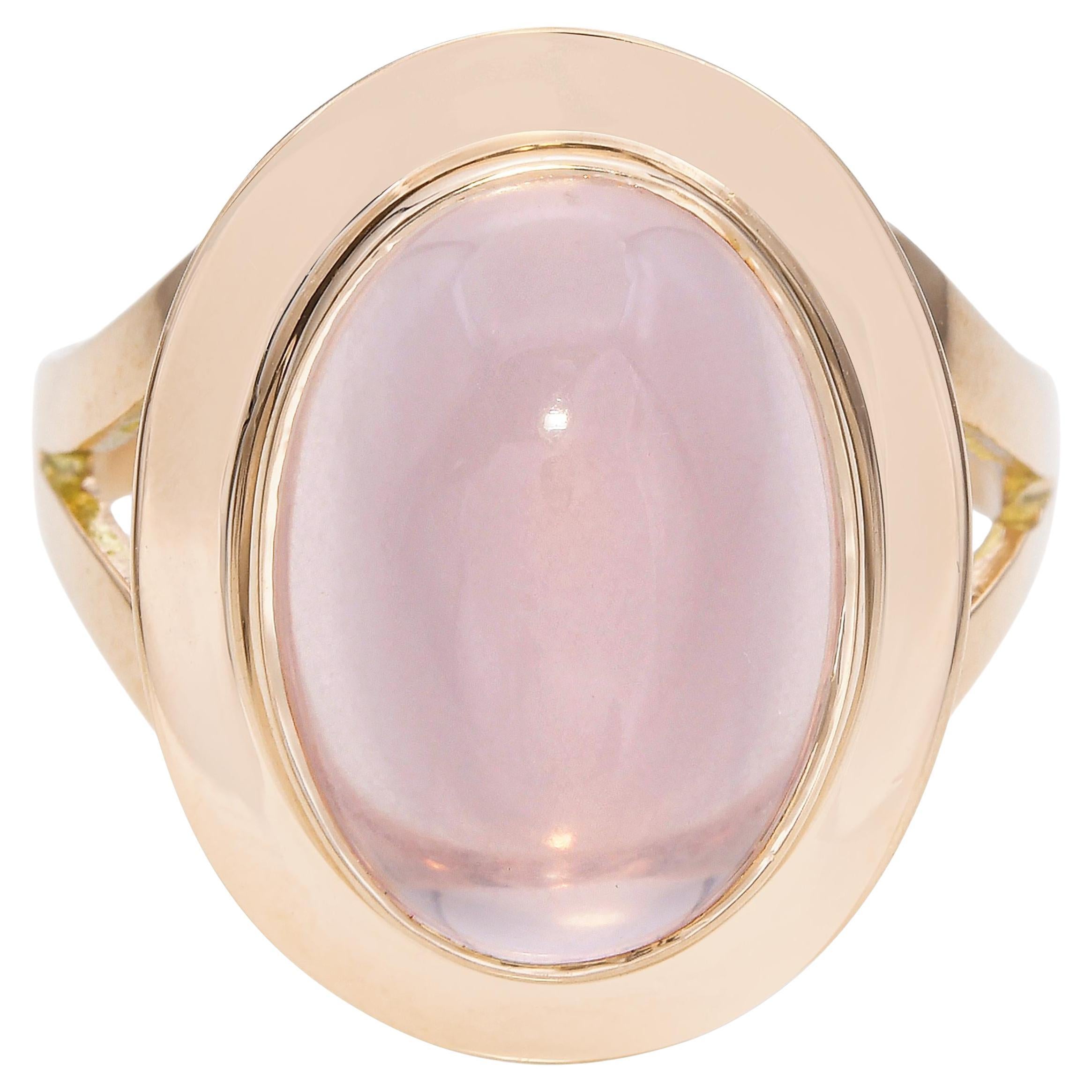 Vintage 18k Yellow Gold Rose Quartz Cabochon Ring en venta
