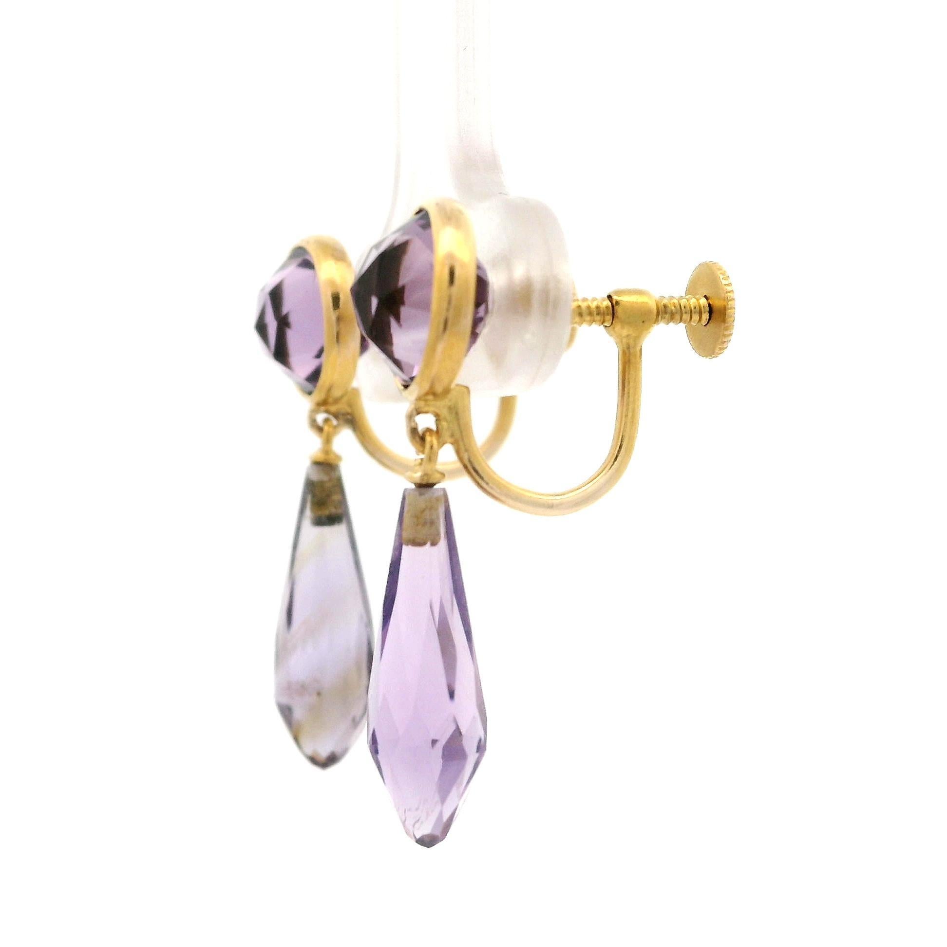 Orecchini d'epoca in oro giallo 18k con ametista tonda e briolette, con pendente a vite In condizioni ottime in vendita a Montclair, NJ