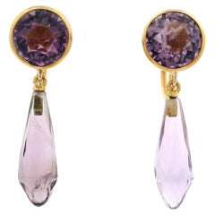Orecchini d'epoca in oro giallo 18k con ametista tonda e briolette, con pendente a vite