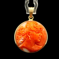 Vintage 18k Yellow Gold Round Cameo Carved Coral Lady Portrait Pendant