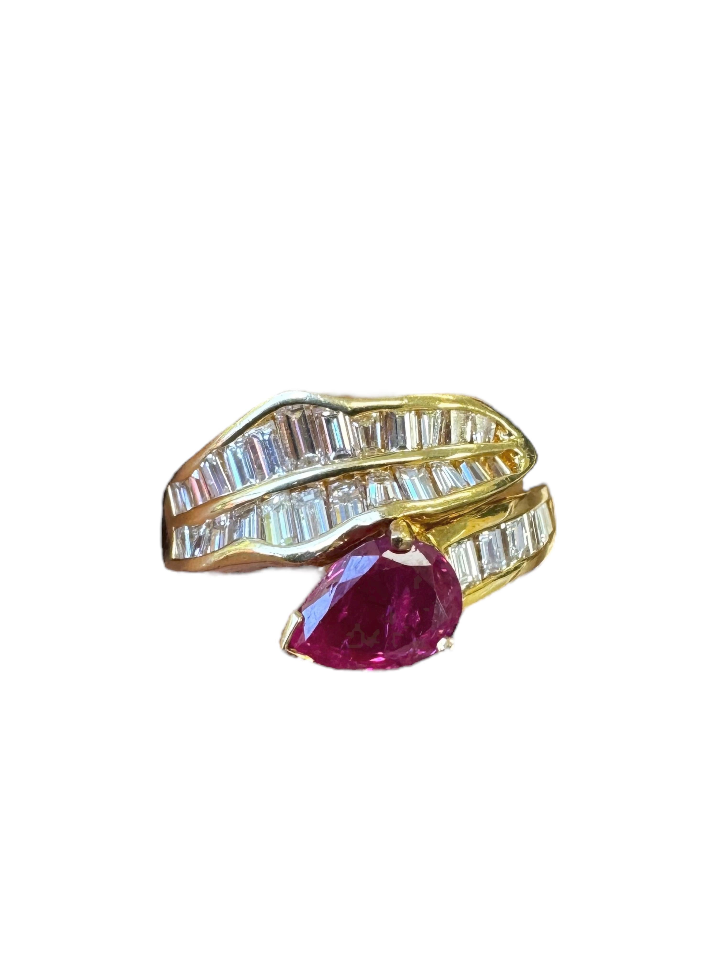 Vintage 18K Yellow Gold Ruby and Baguette Diamond Swirl Ring For Sale 2