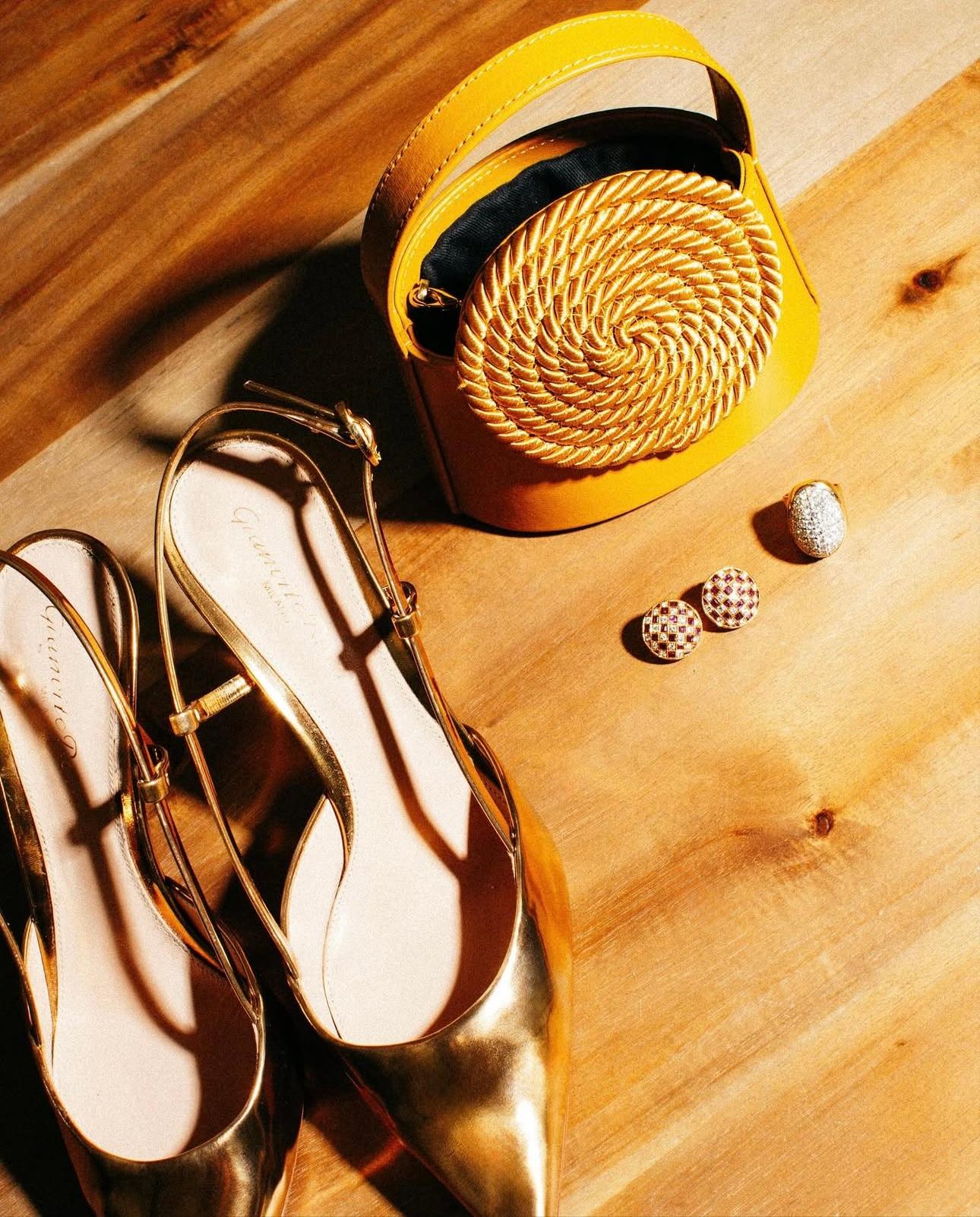 da uomo o donna Orecchino a scacchiera in oro giallo 18K con rubini e diamanti d'epoca in vendita
