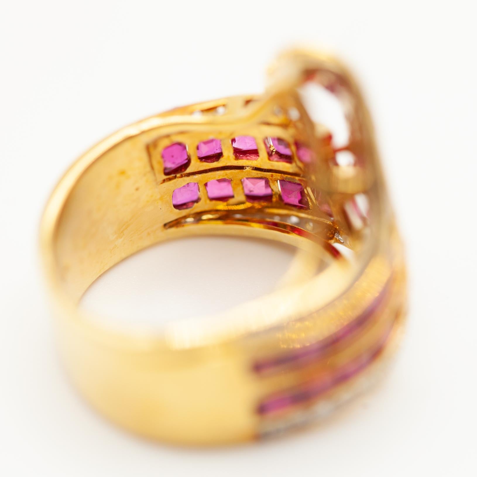 Bague cocktail vintage en or jaune 18K avec rubis et diamants en vente 8