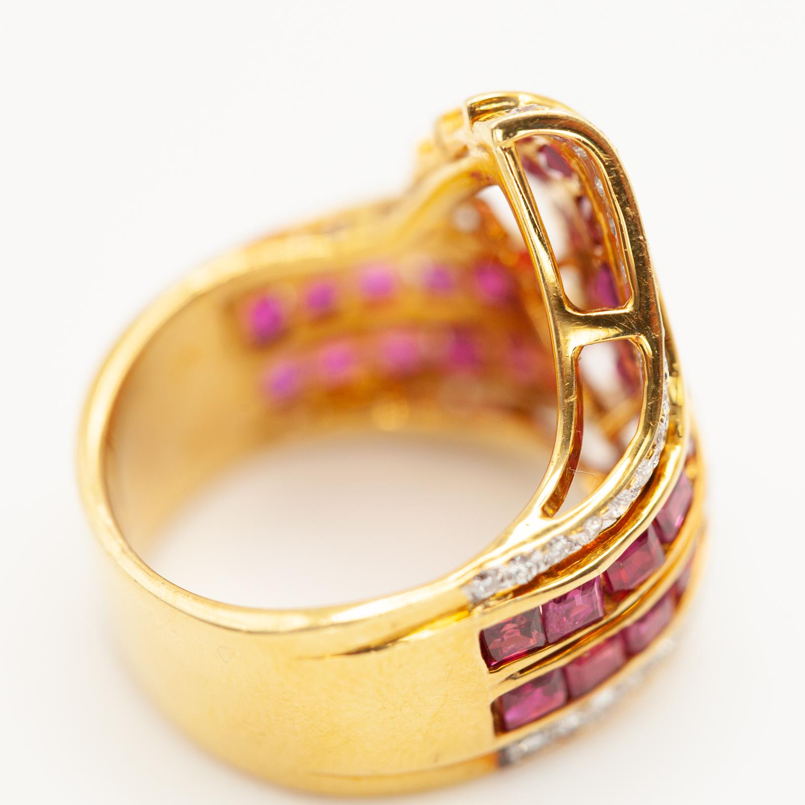 Bague cocktail vintage en or jaune 18K avec rubis et diamants en vente 9